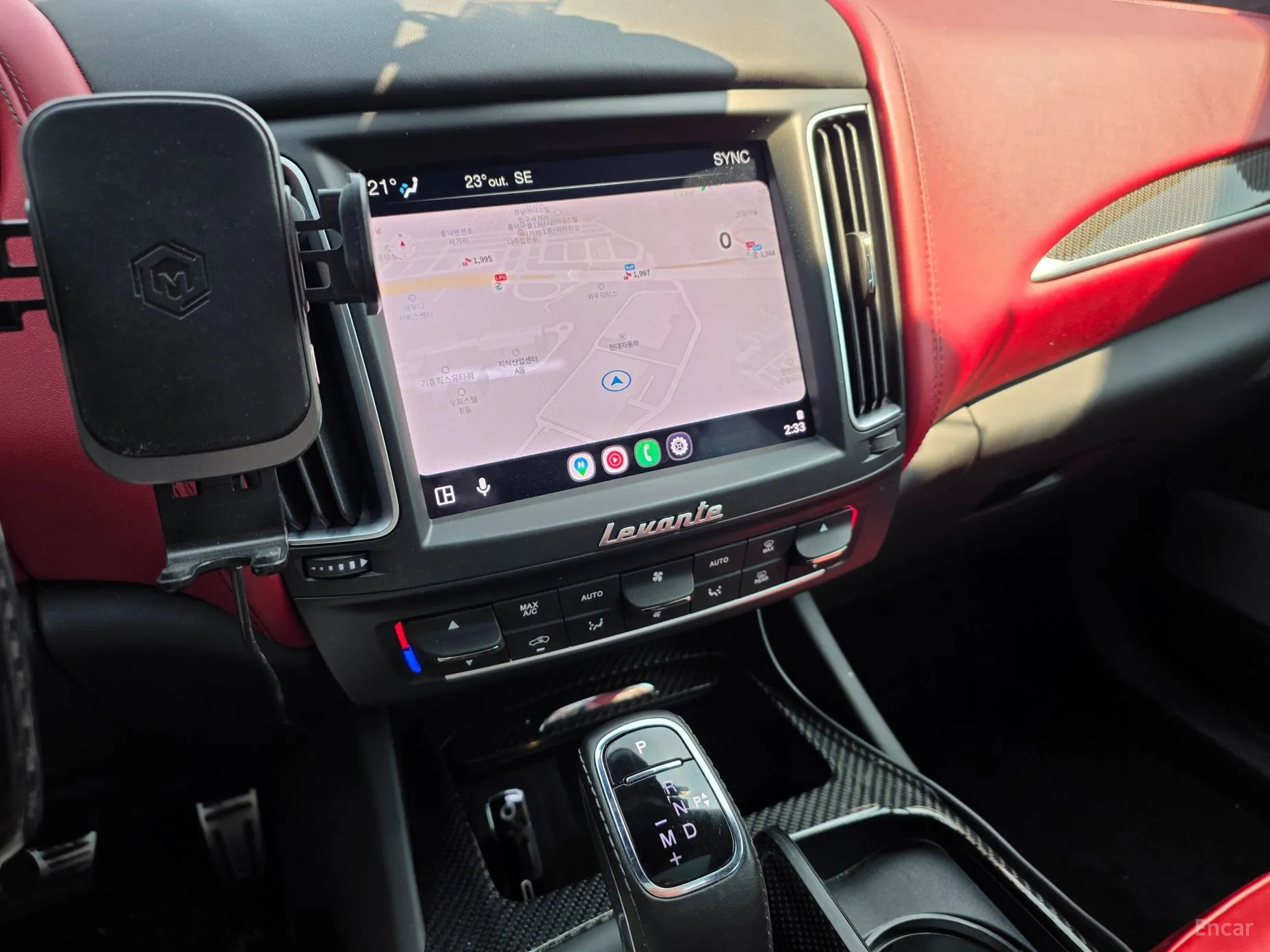 Maserati Levante превью 14