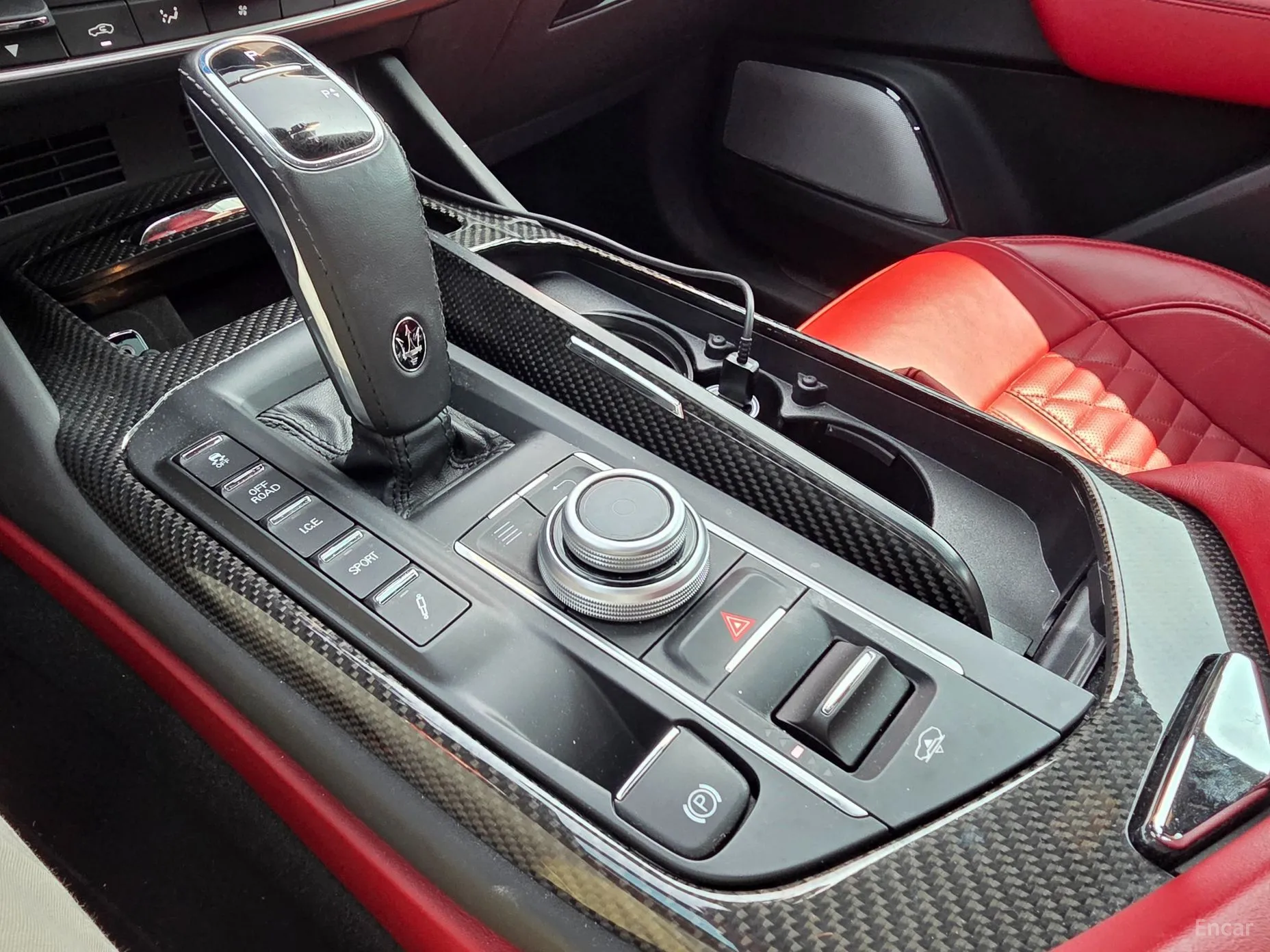 Maserati Levante превью 15