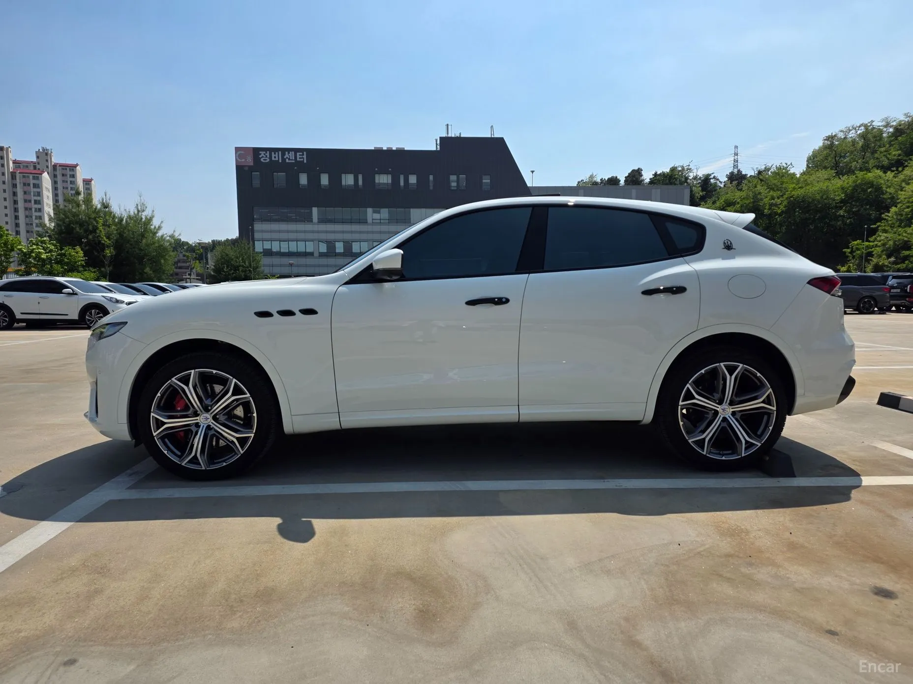 Maserati Levante превью 3