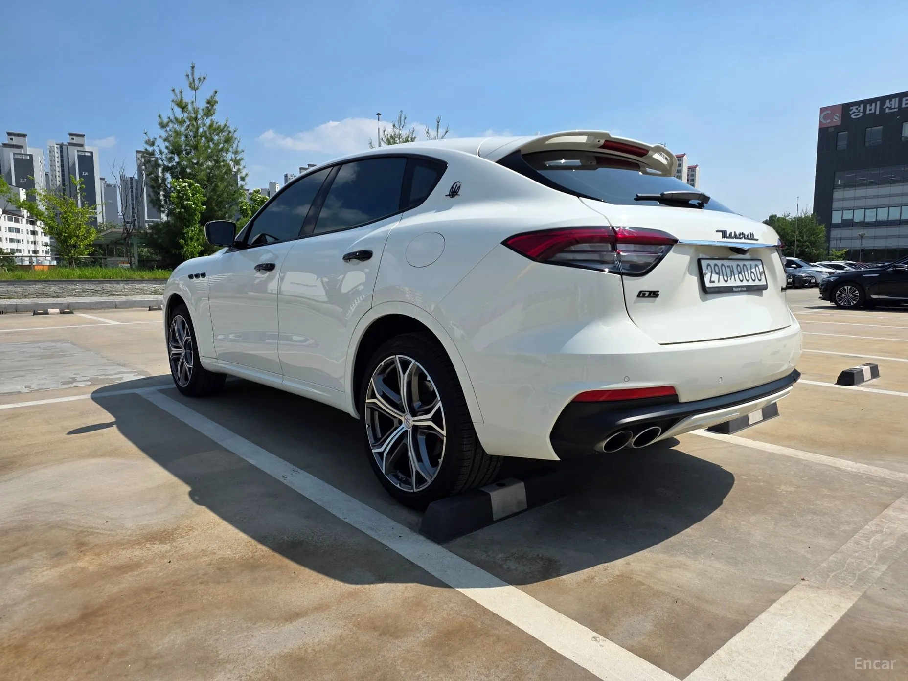Maserati Levante превью 4