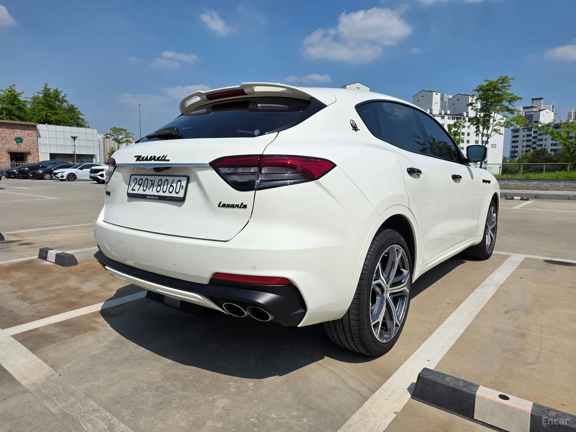 Maserati Levante превью 6