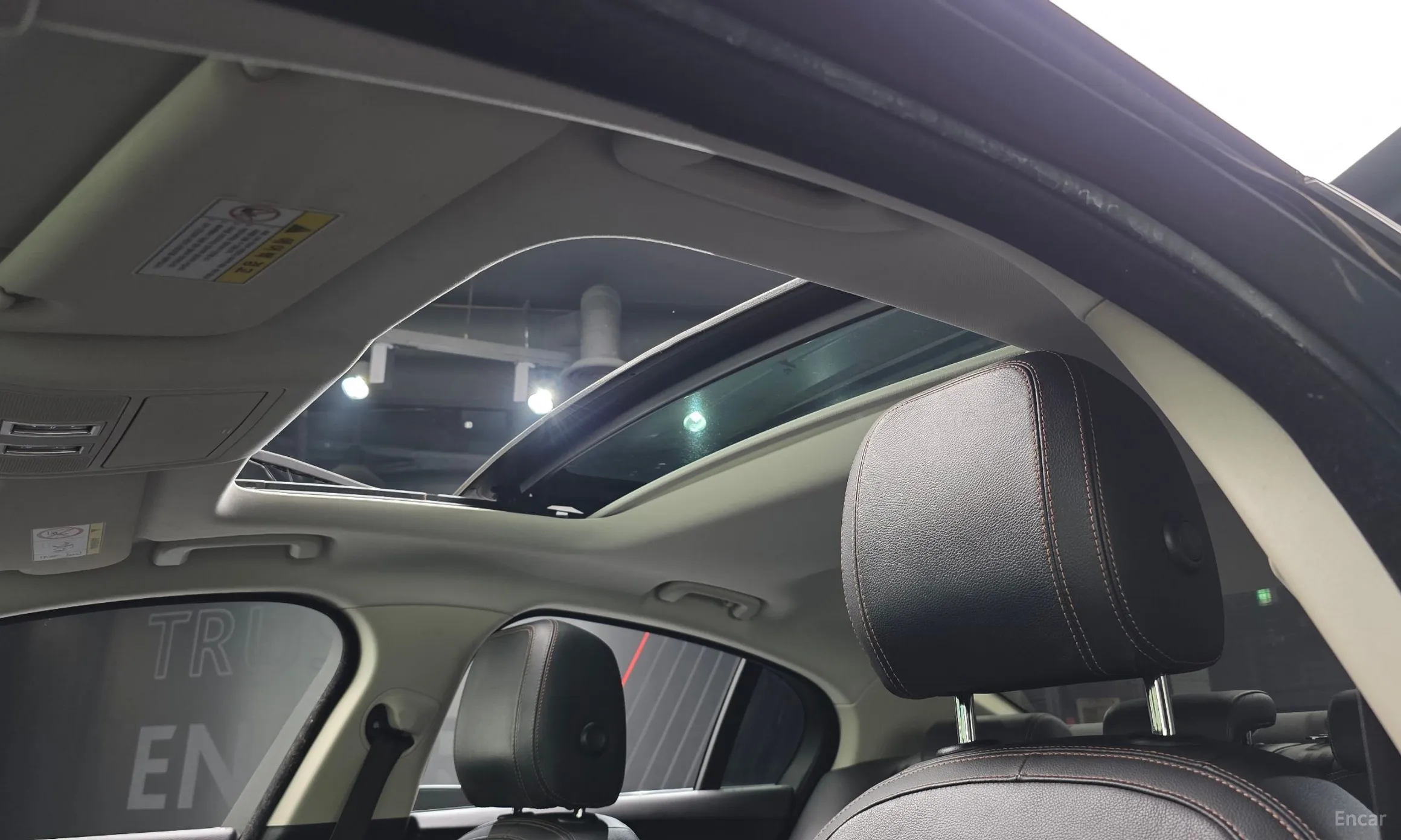 Jaguar XE превью 15