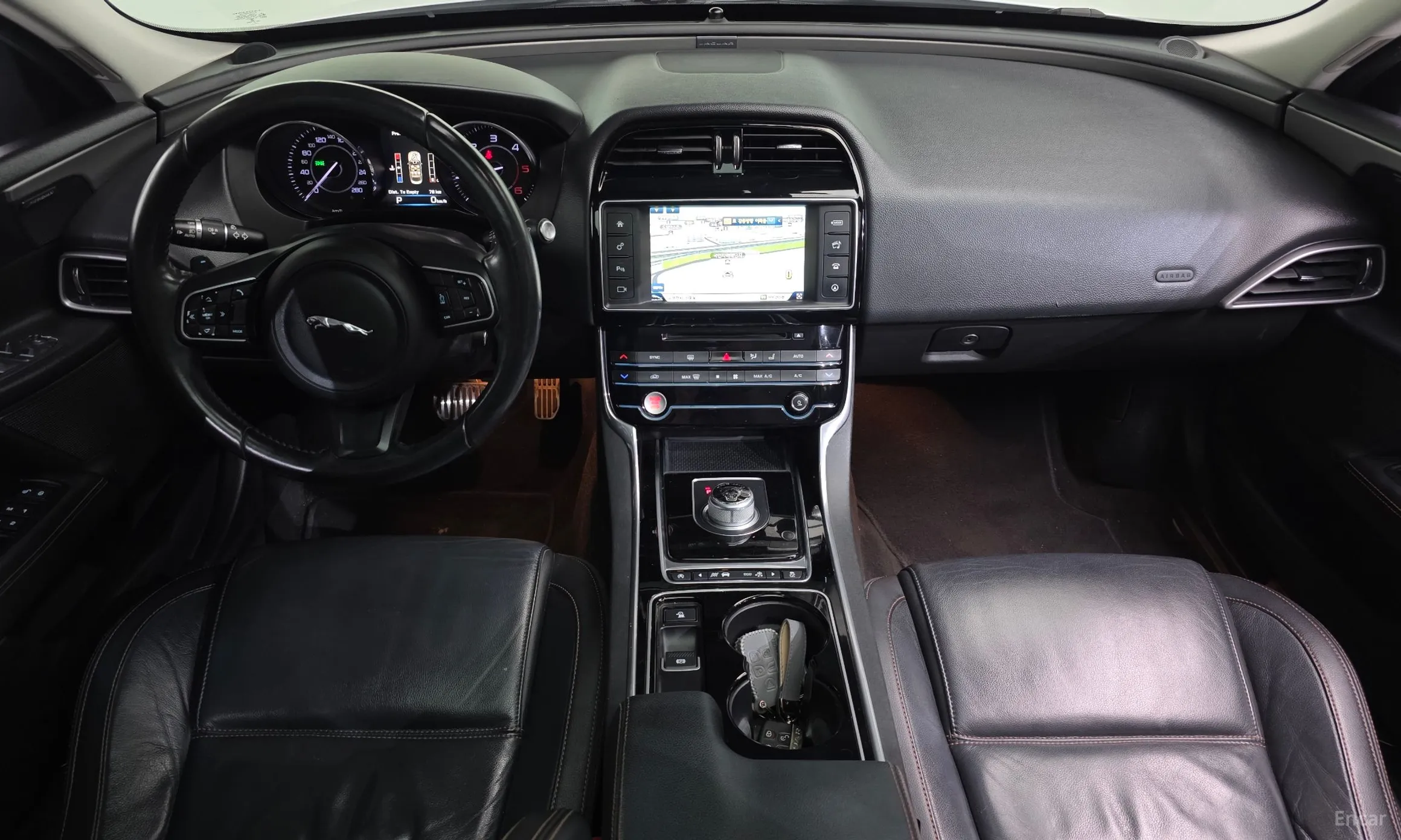Jaguar XE превью 7
