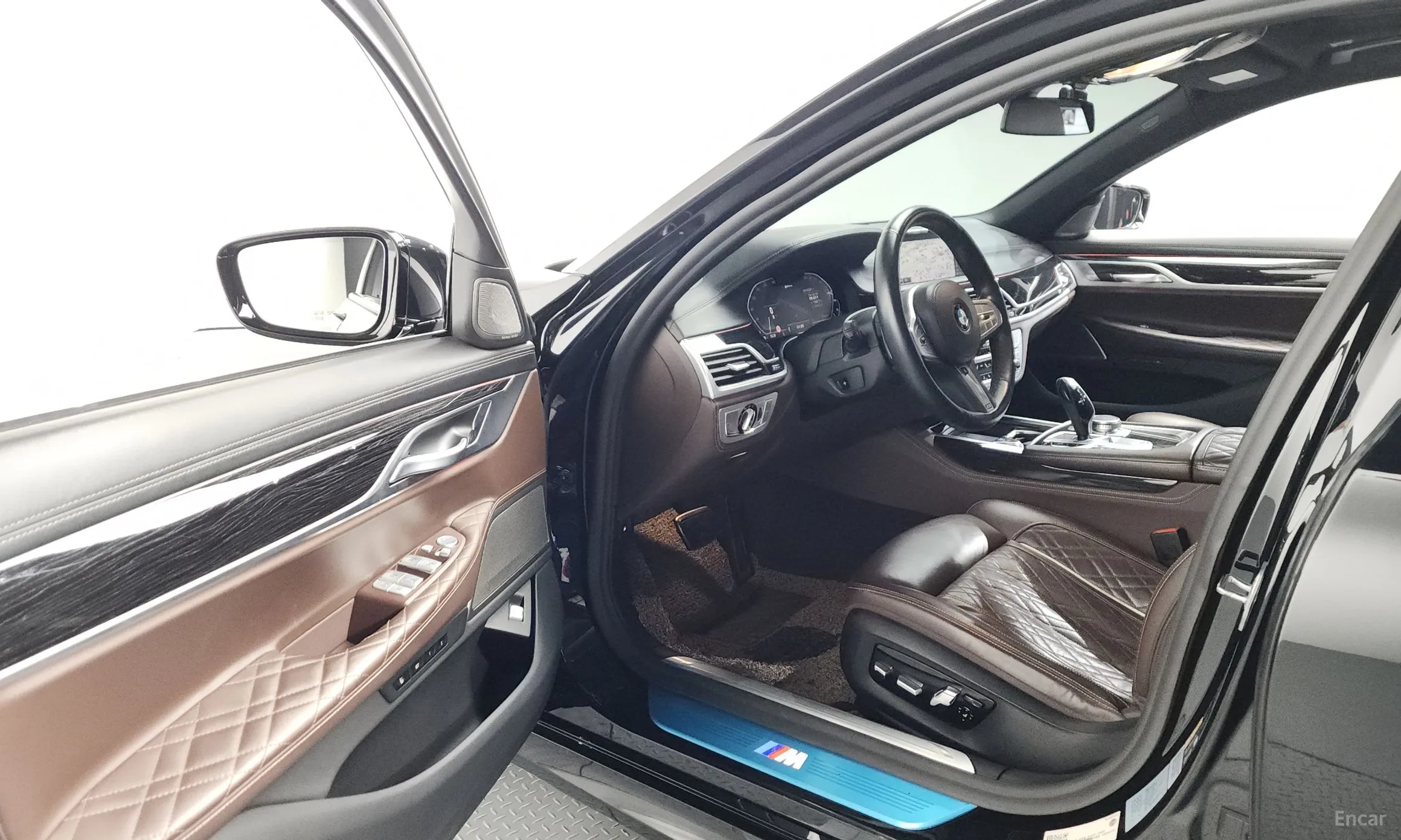 BMW 7 Series (G11) превью 10