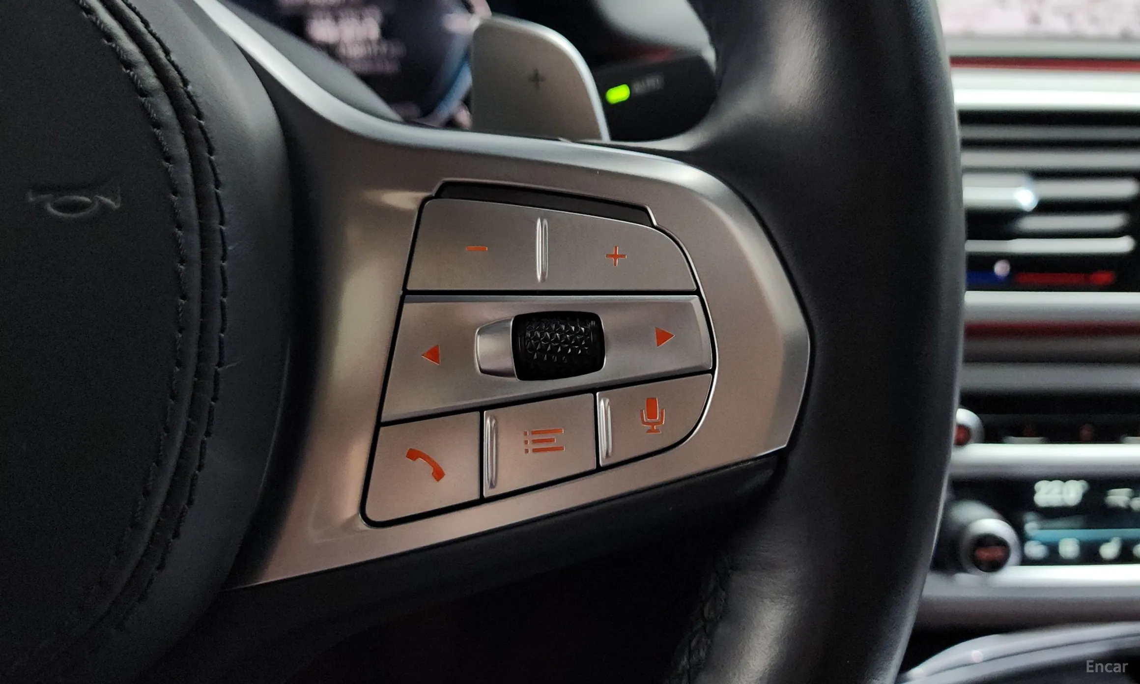 BMW 7 Series (G11) превью 17