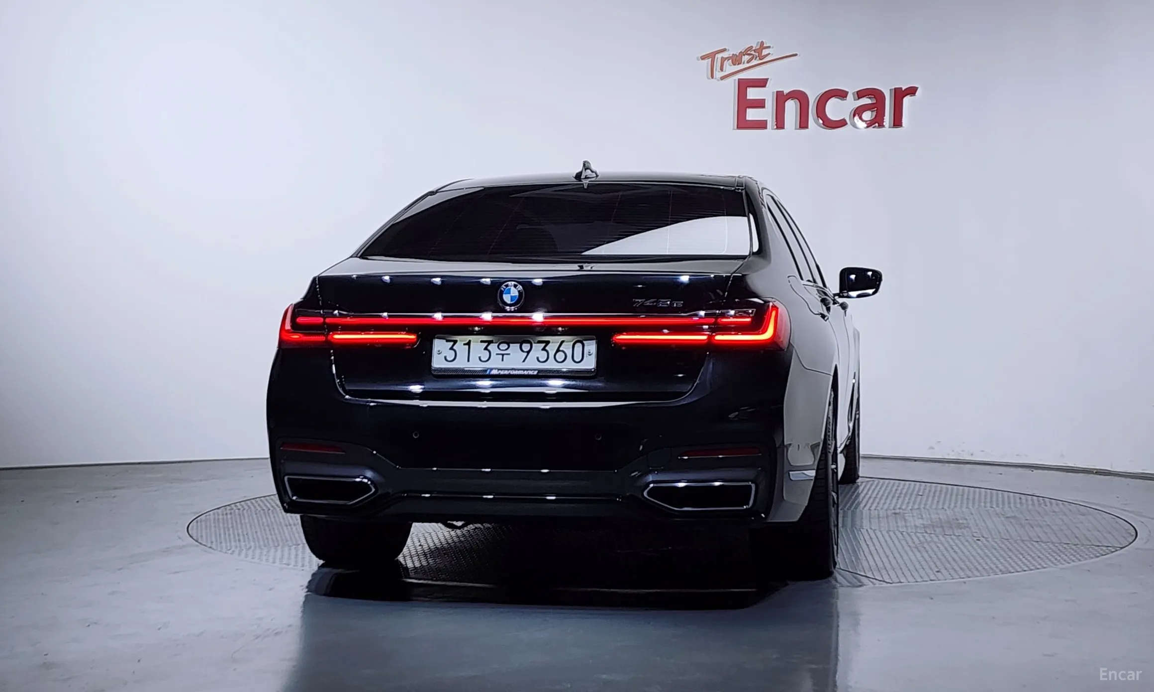 BMW 7 Series (G11) превью 4
