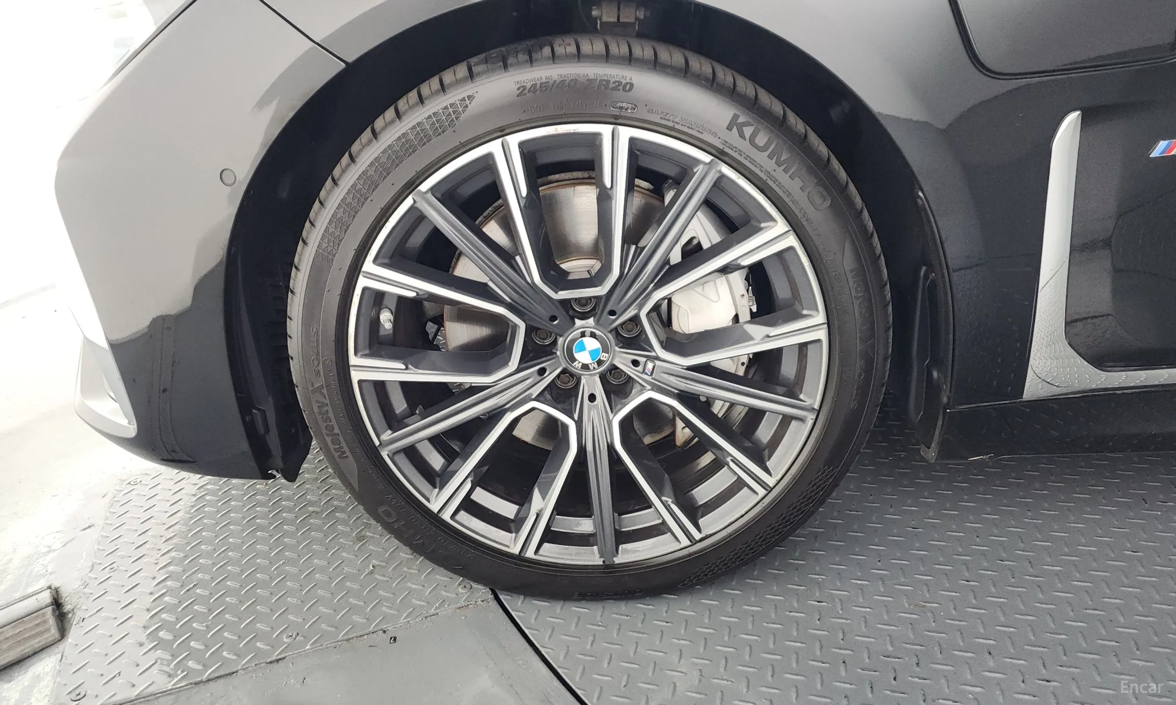 BMW 7 Series (G11) превью 5