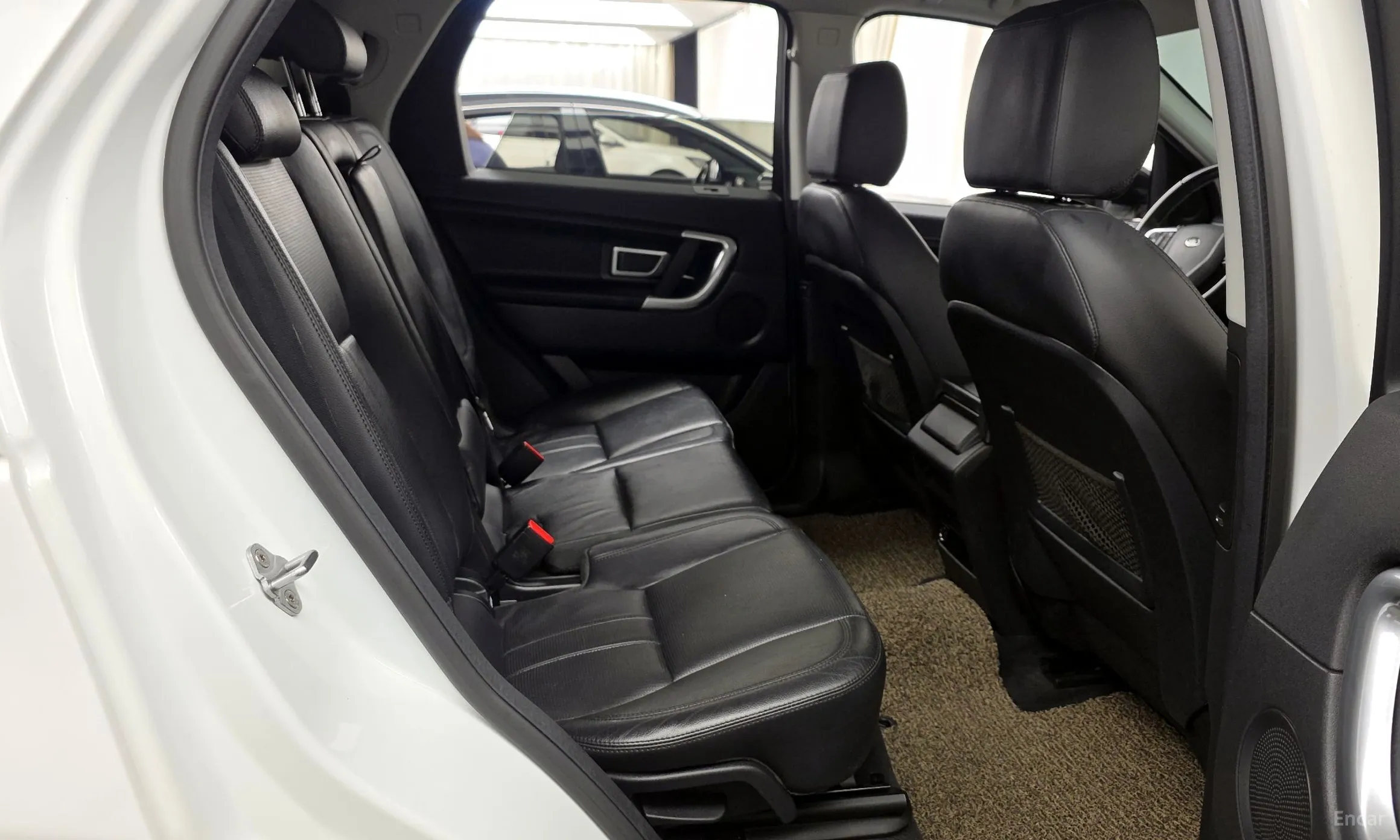 Land Rover Discovery Sports превью 12