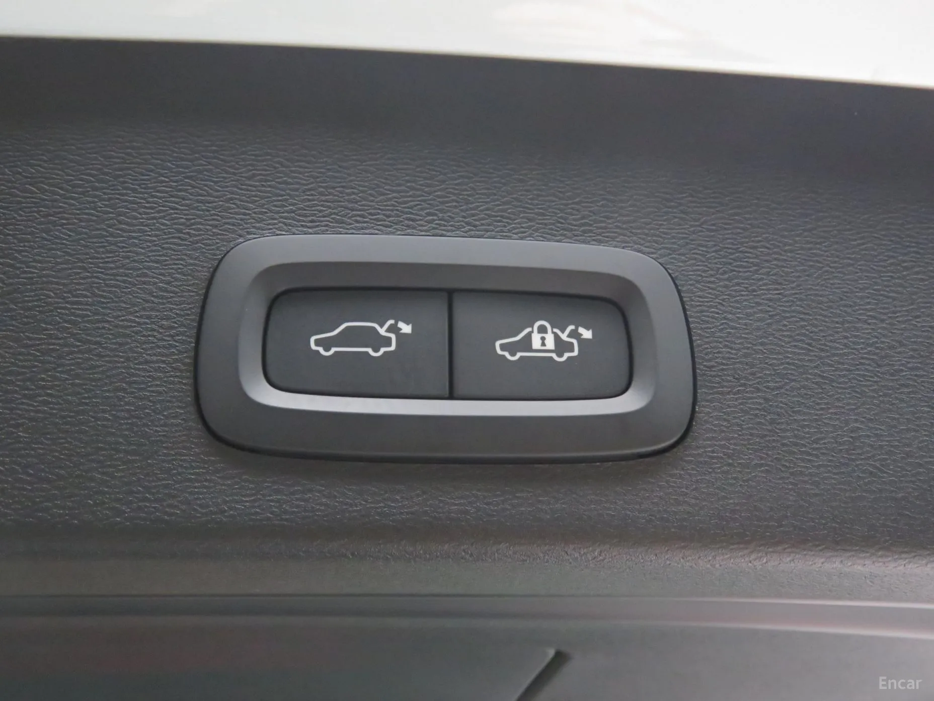 Volvo XC40 превью 11