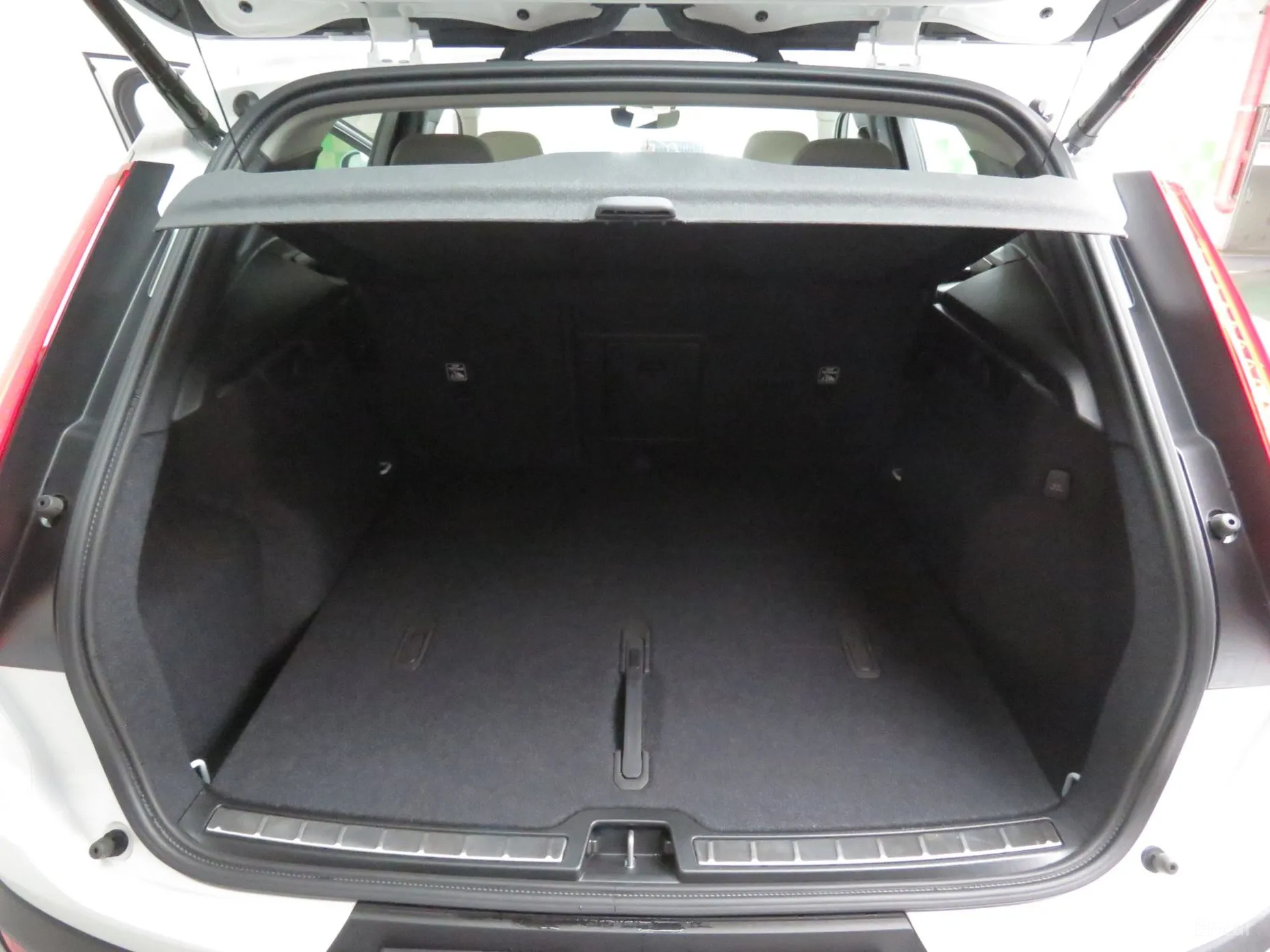 Volvo XC40 превью 13