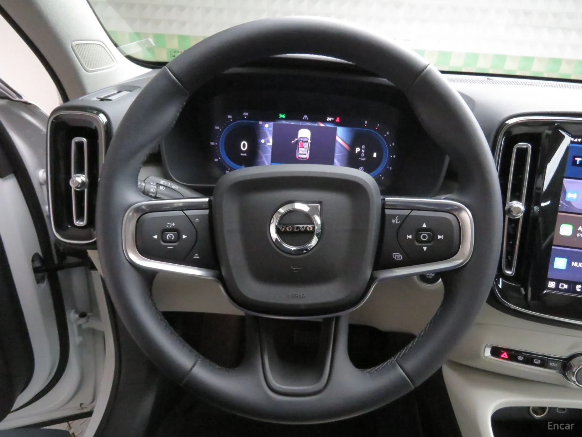Volvo XC40 превью 15