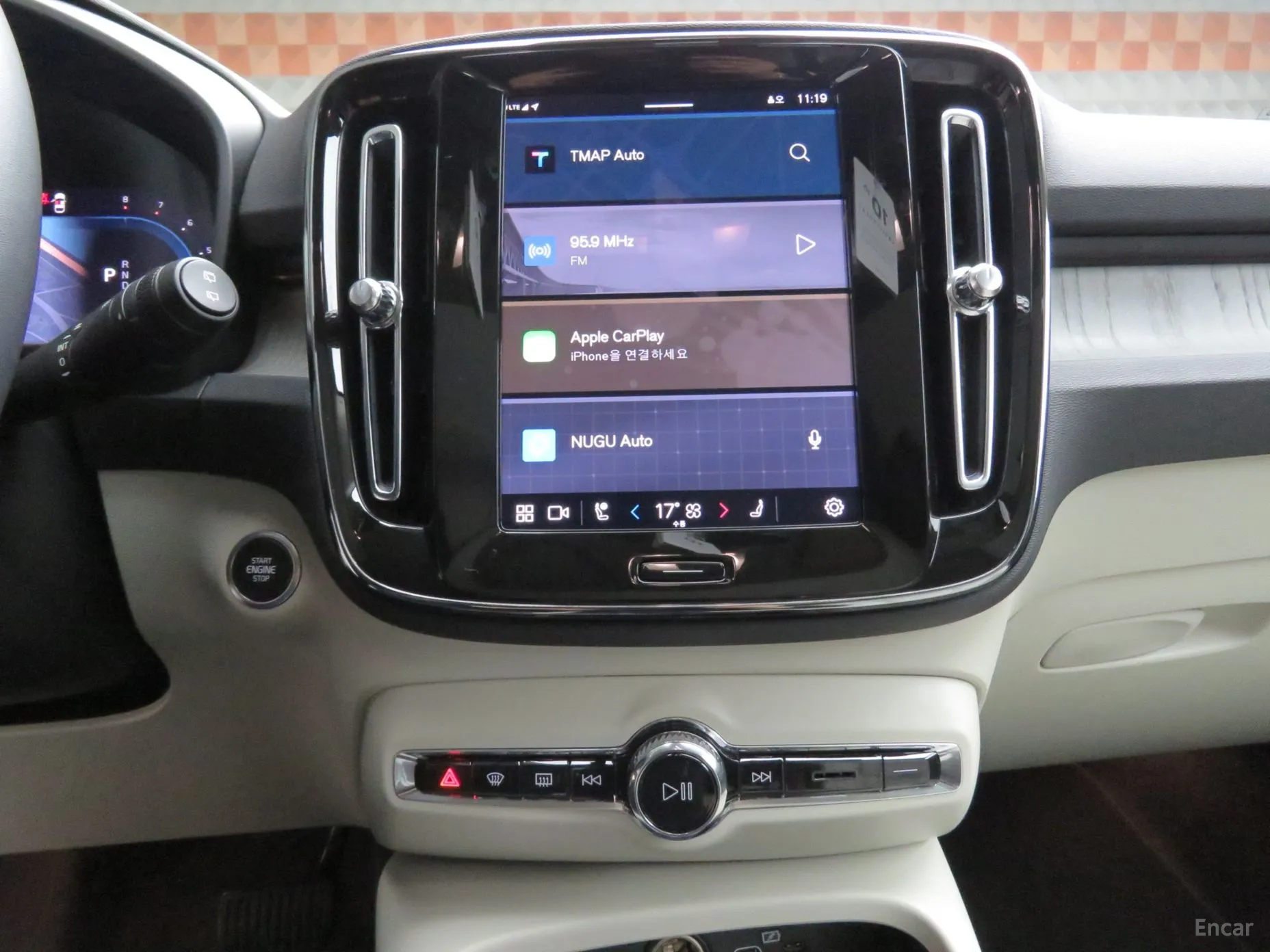 Volvo XC40 превью 18
