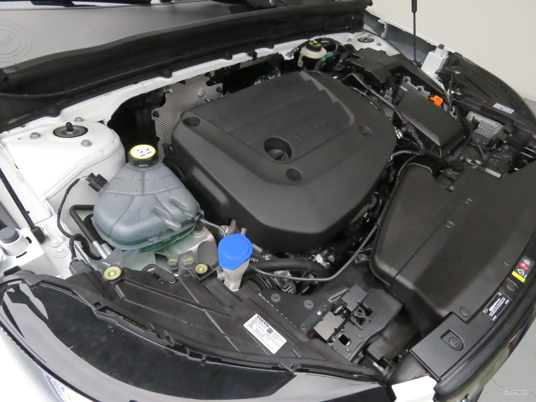 Volvo XC40 превью 5