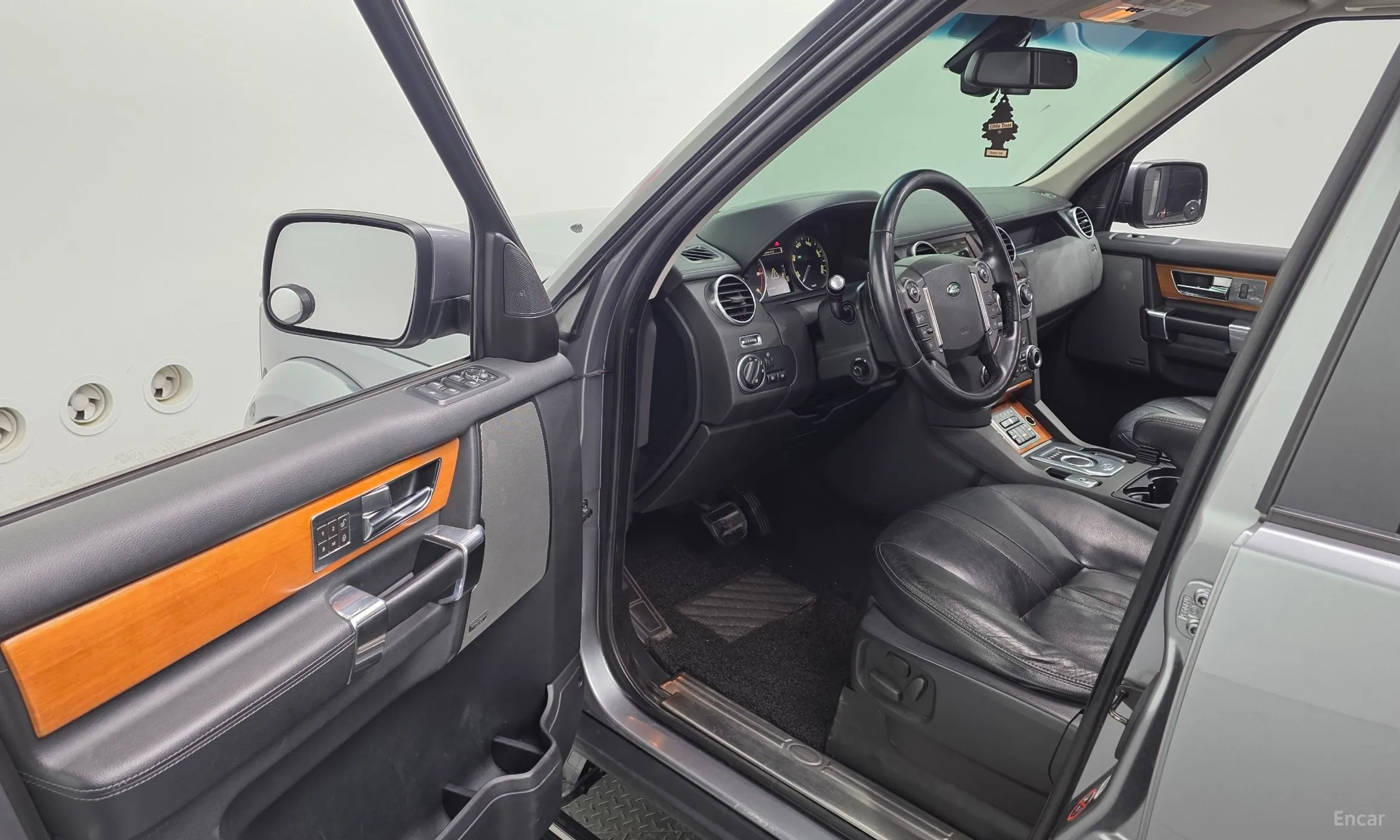 Land Rover Discovery 4 превью 10