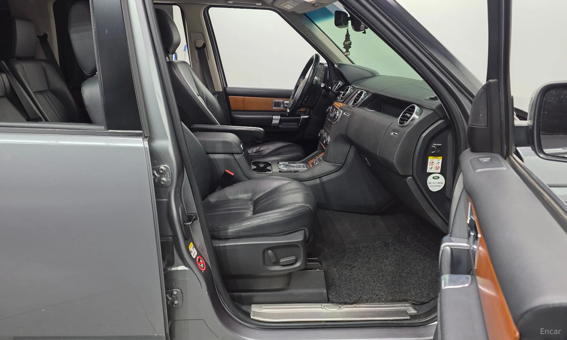 Land Rover Discovery 4 превью 11