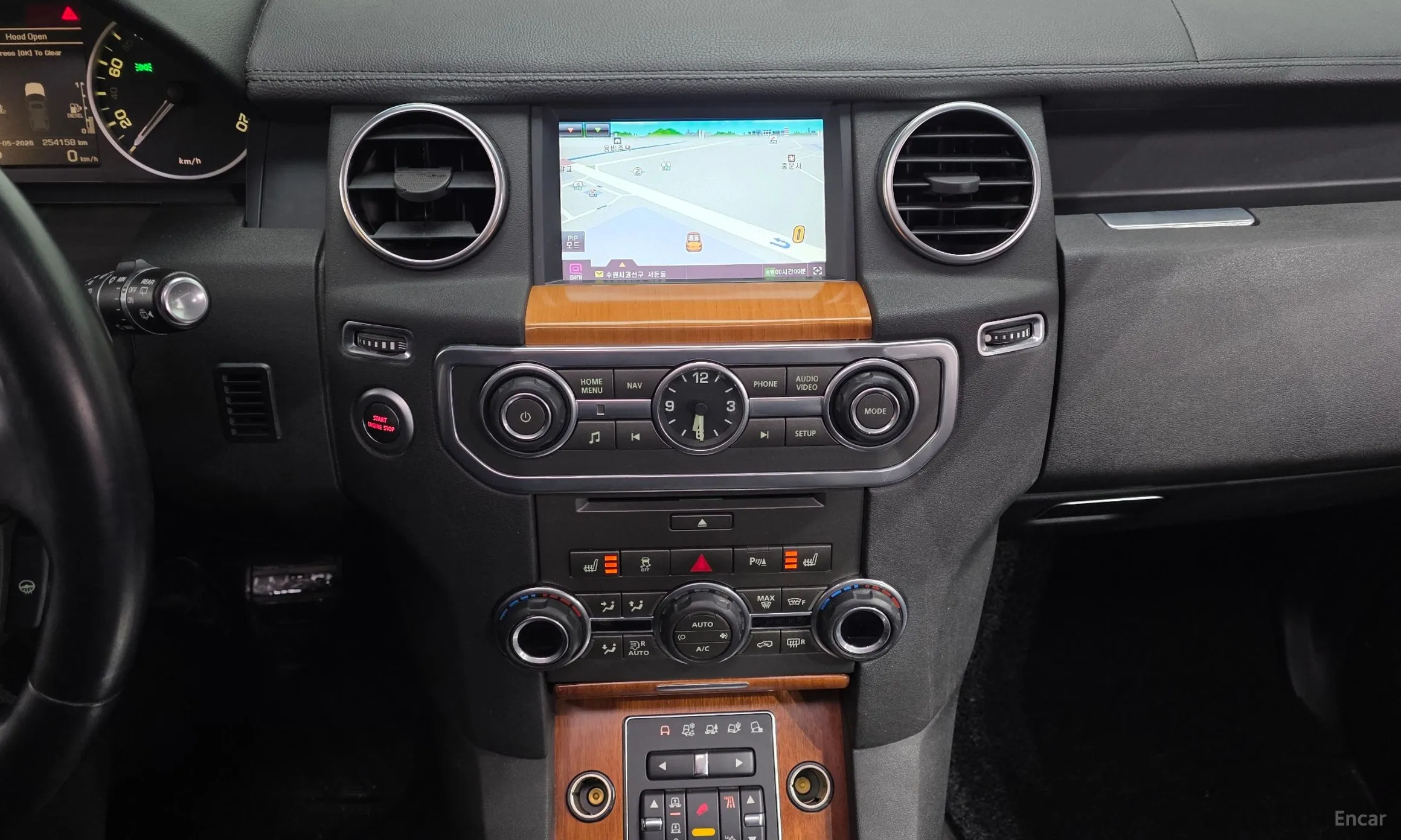 Land Rover Discovery 4 превью 14