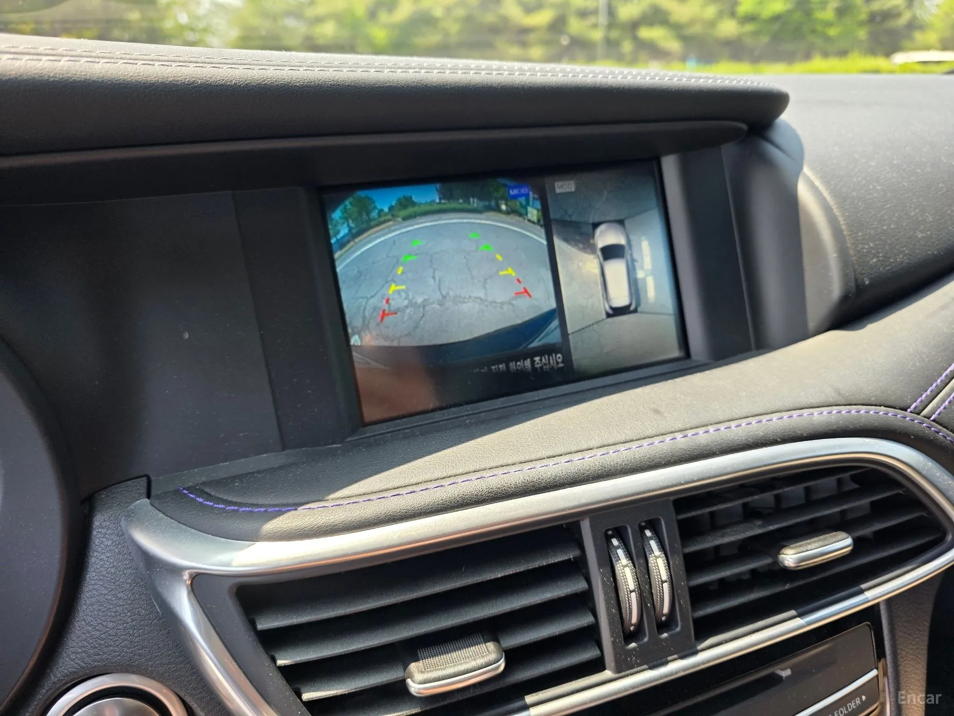 Infiniti Q30 превью 12