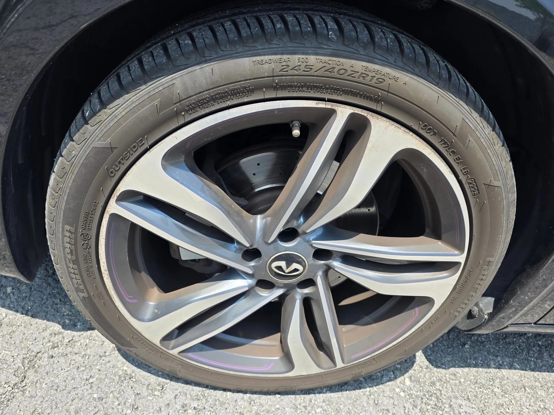 Infiniti Q30 превью 5