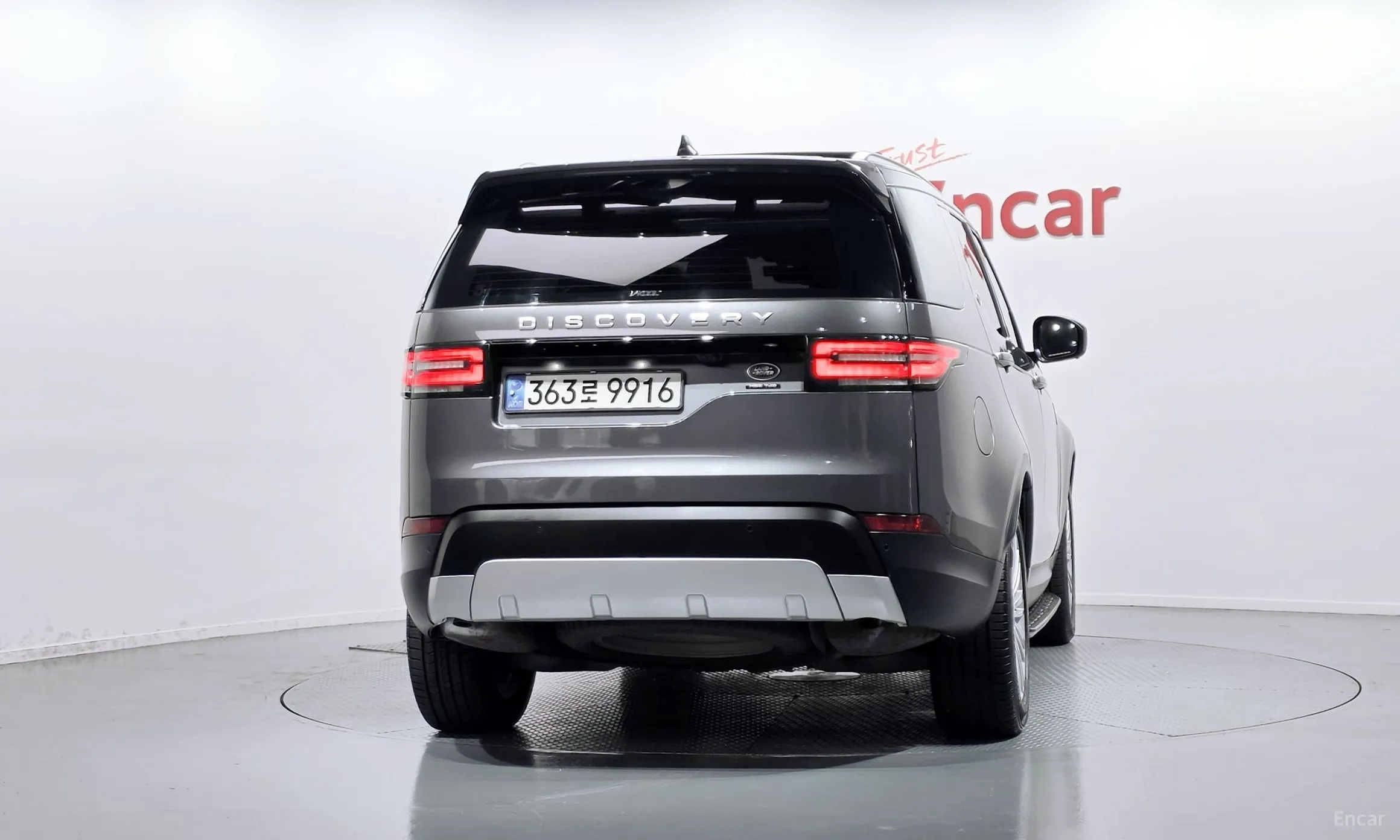 Land Rover Discovery 5 превью 4