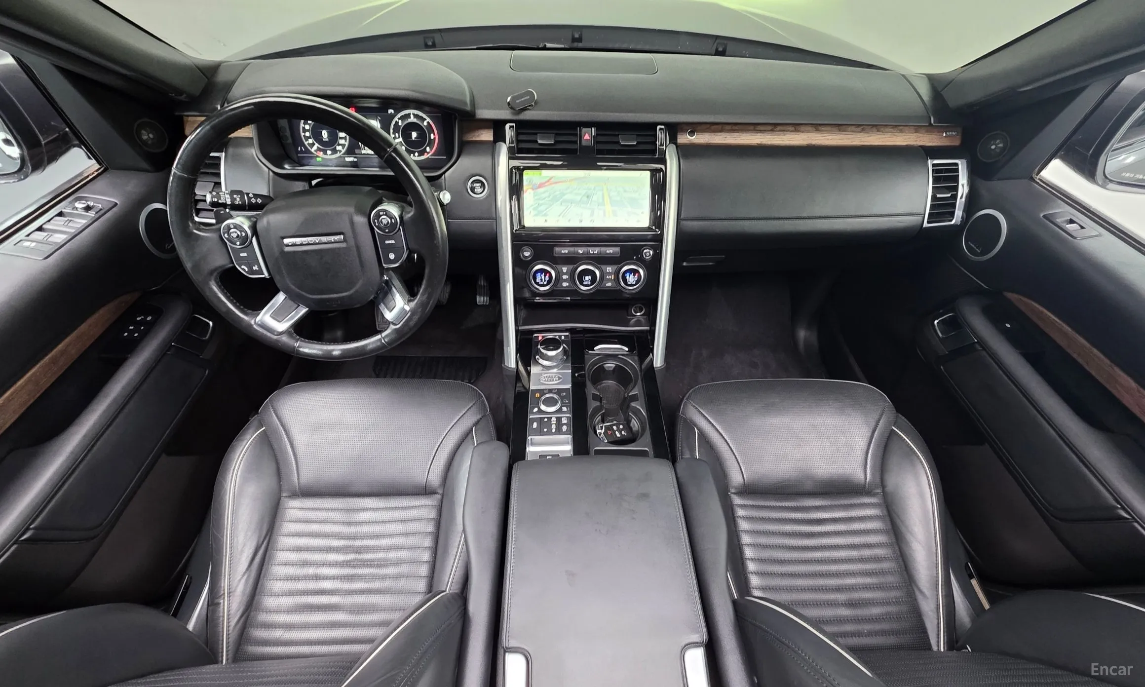 Land Rover Discovery 5 превью 7