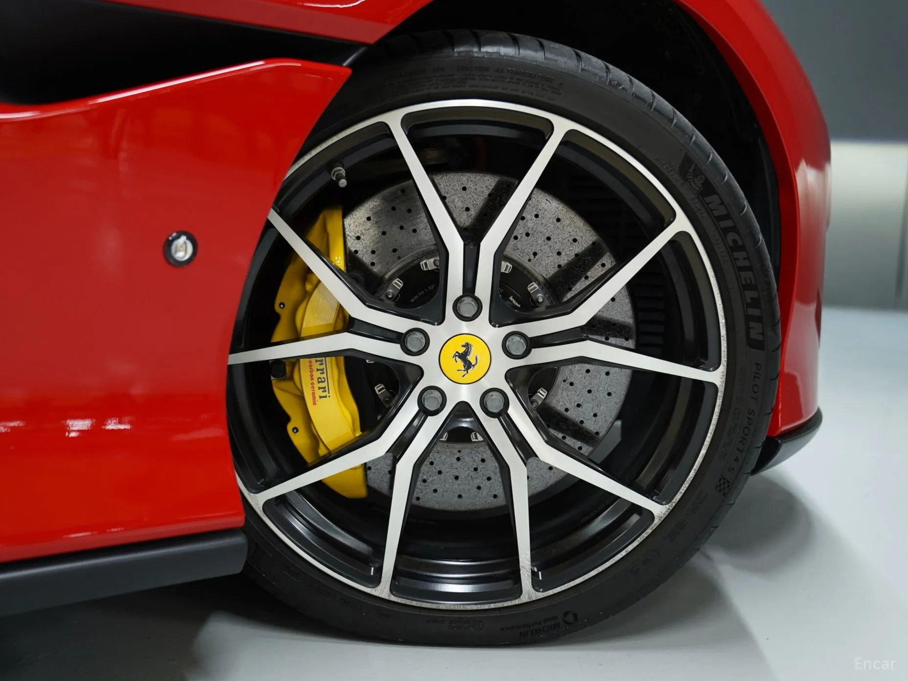 Ferrari Portofino превью 8