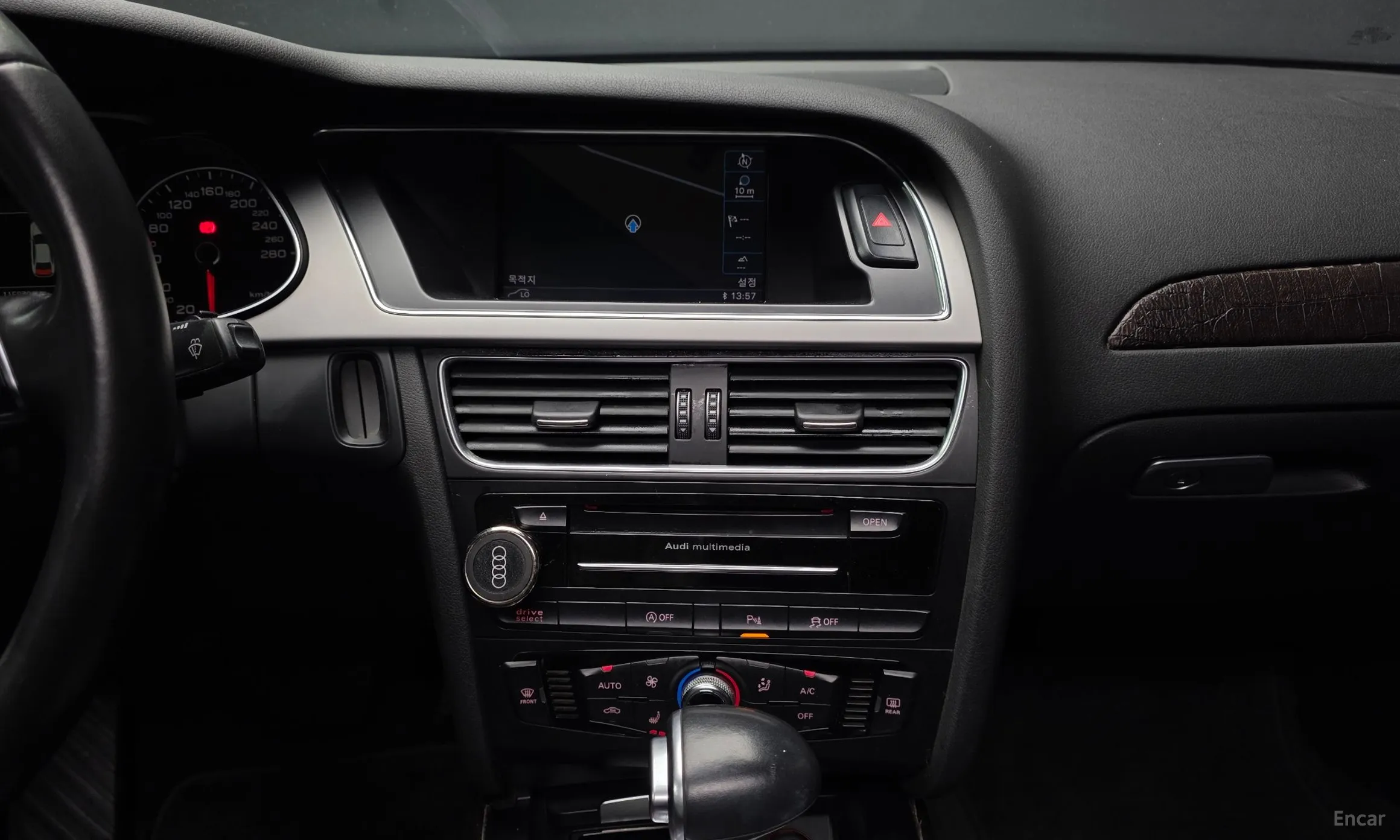 Audi New A4 превью 14