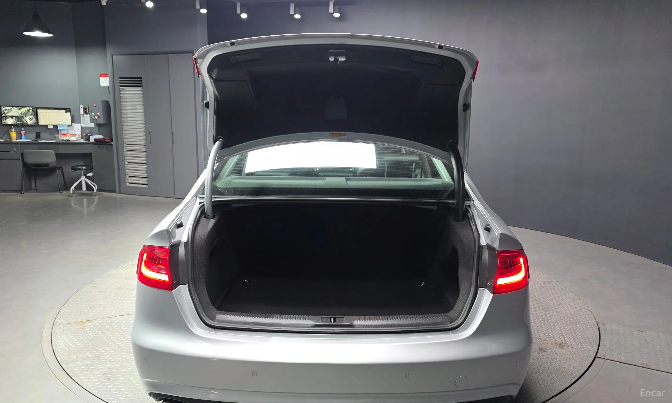 Audi New A4 превью 20
