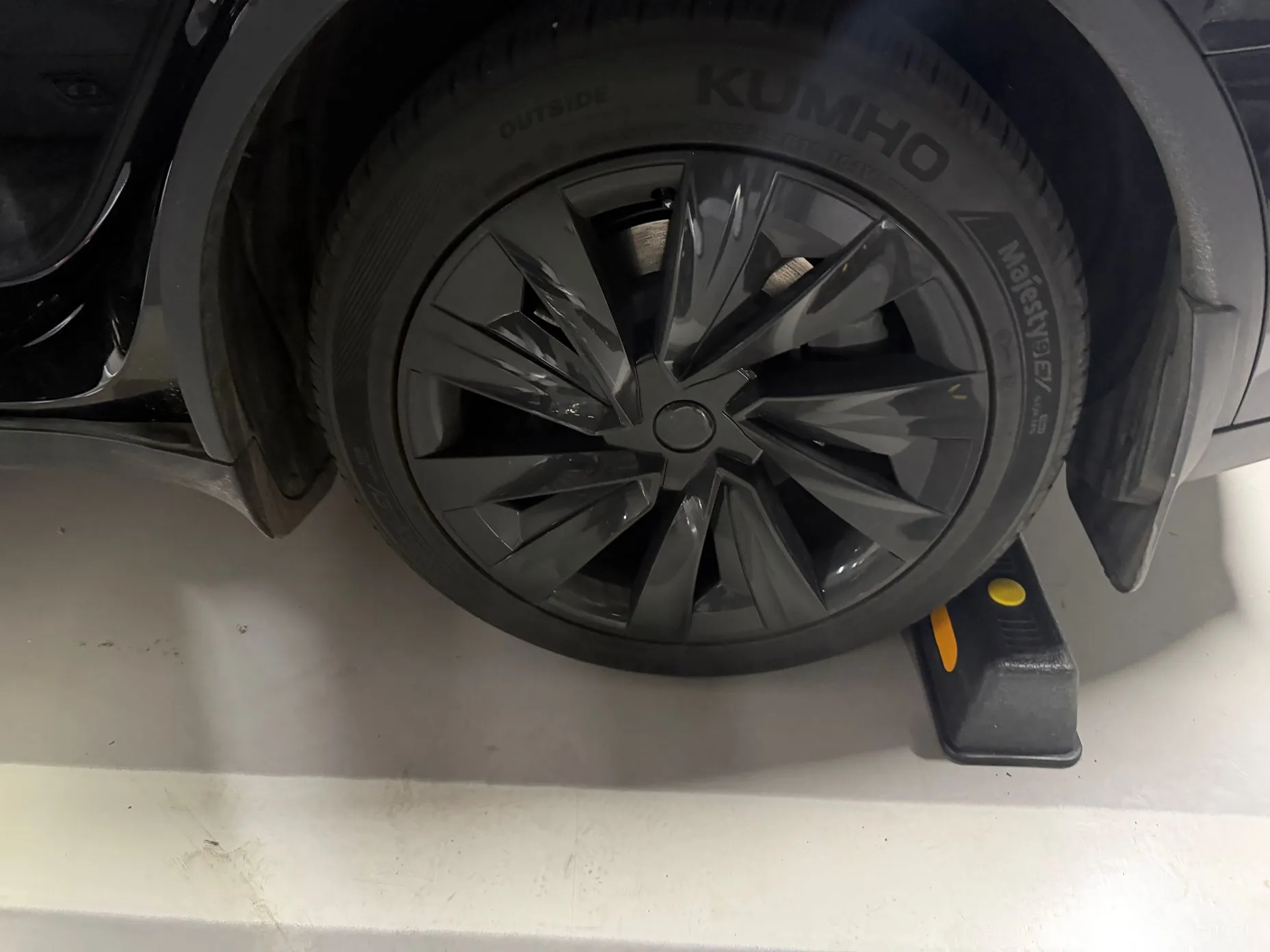 Tesla Model Y превью 5
