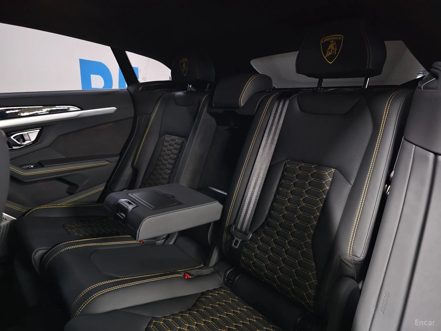 Lamborghini Urus превью 17