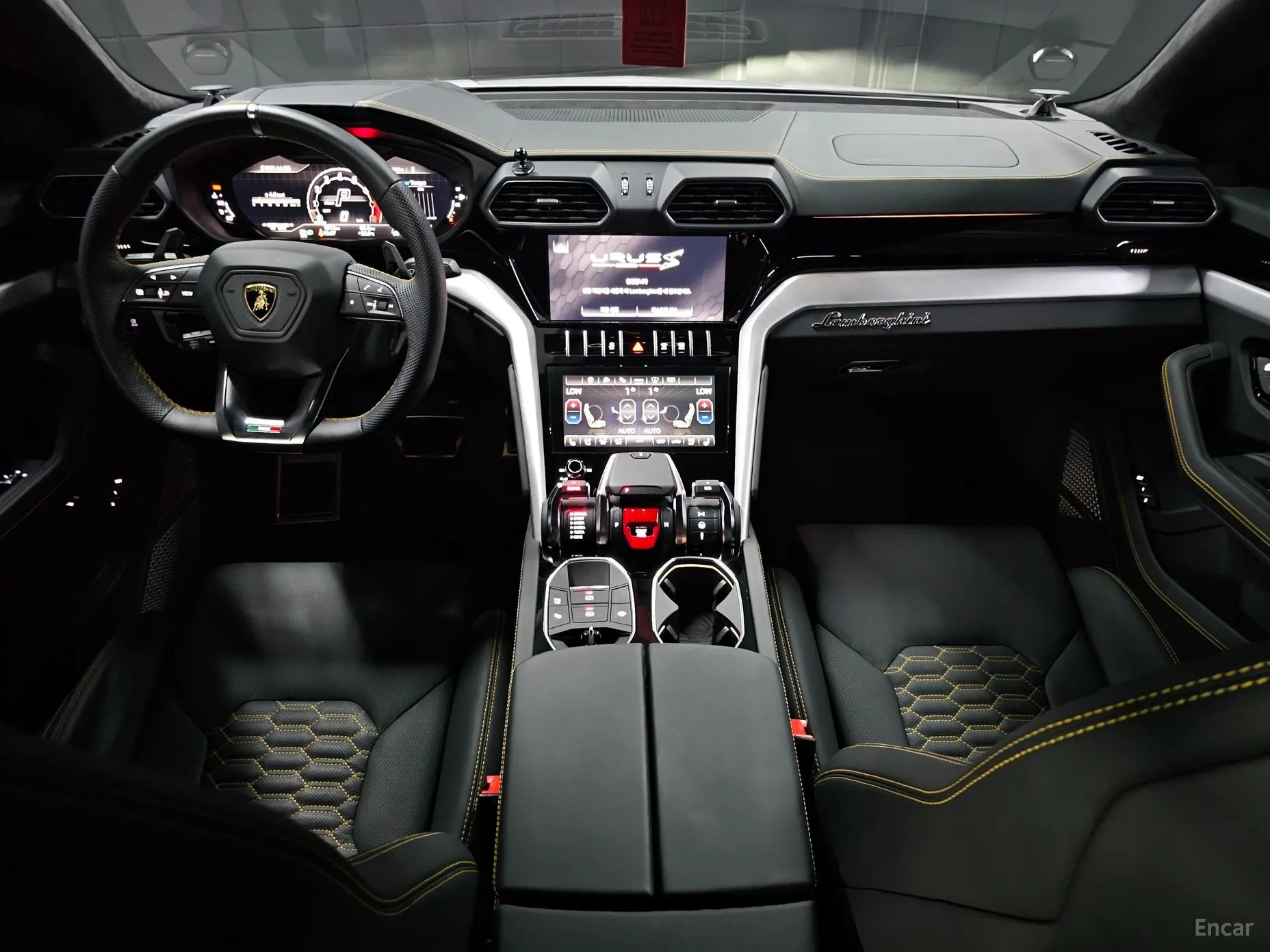 Lamborghini Urus превью 19