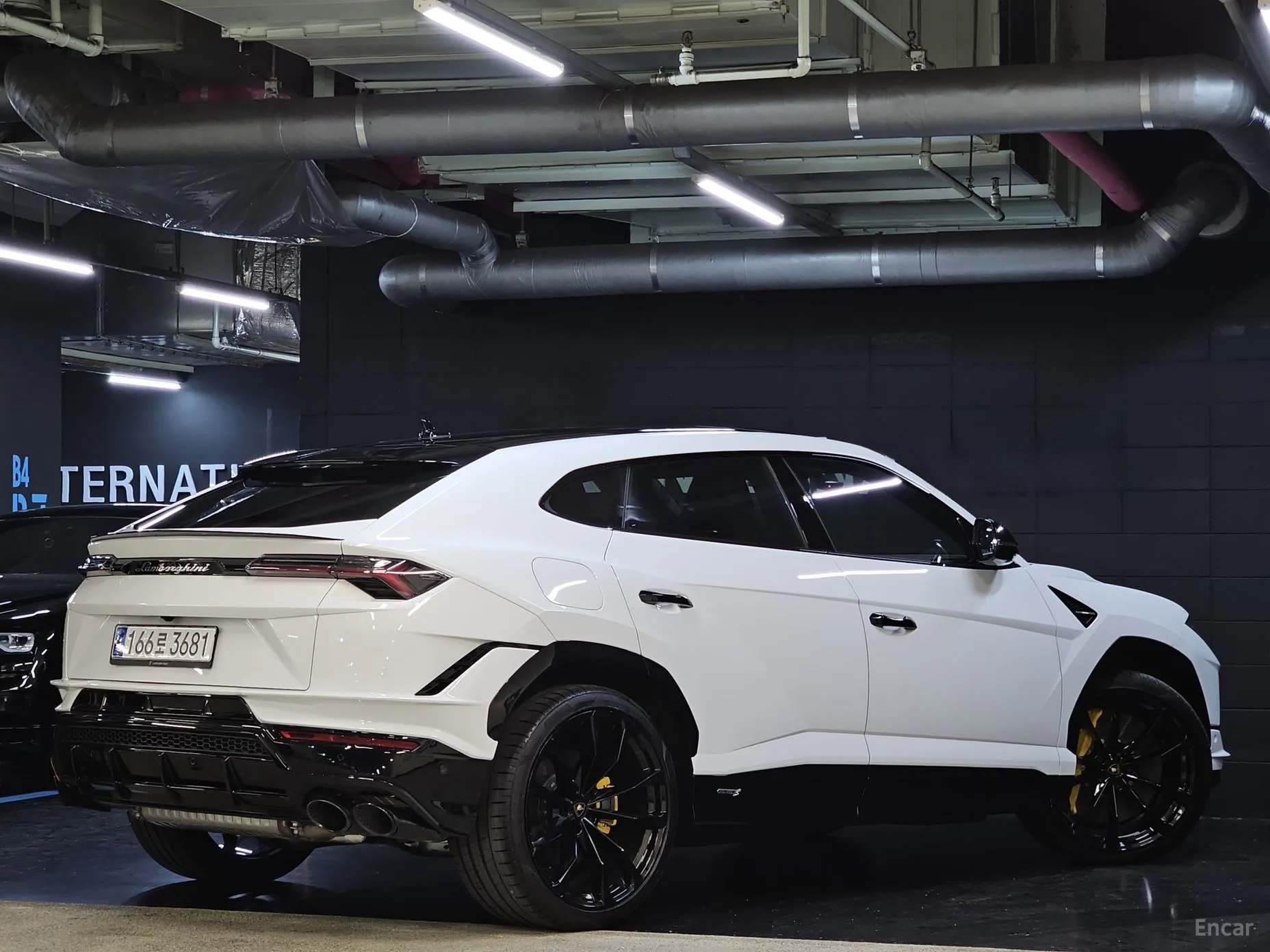 Lamborghini Urus превью 5