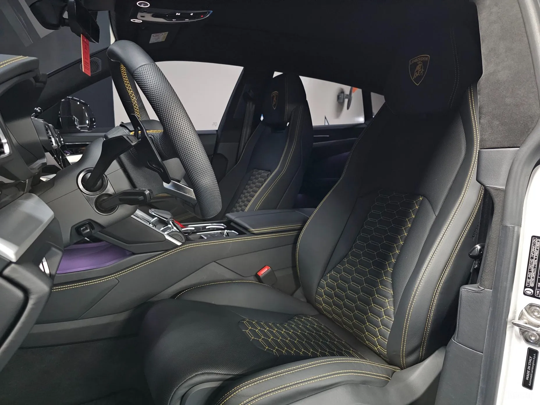 Lamborghini Urus превью 9