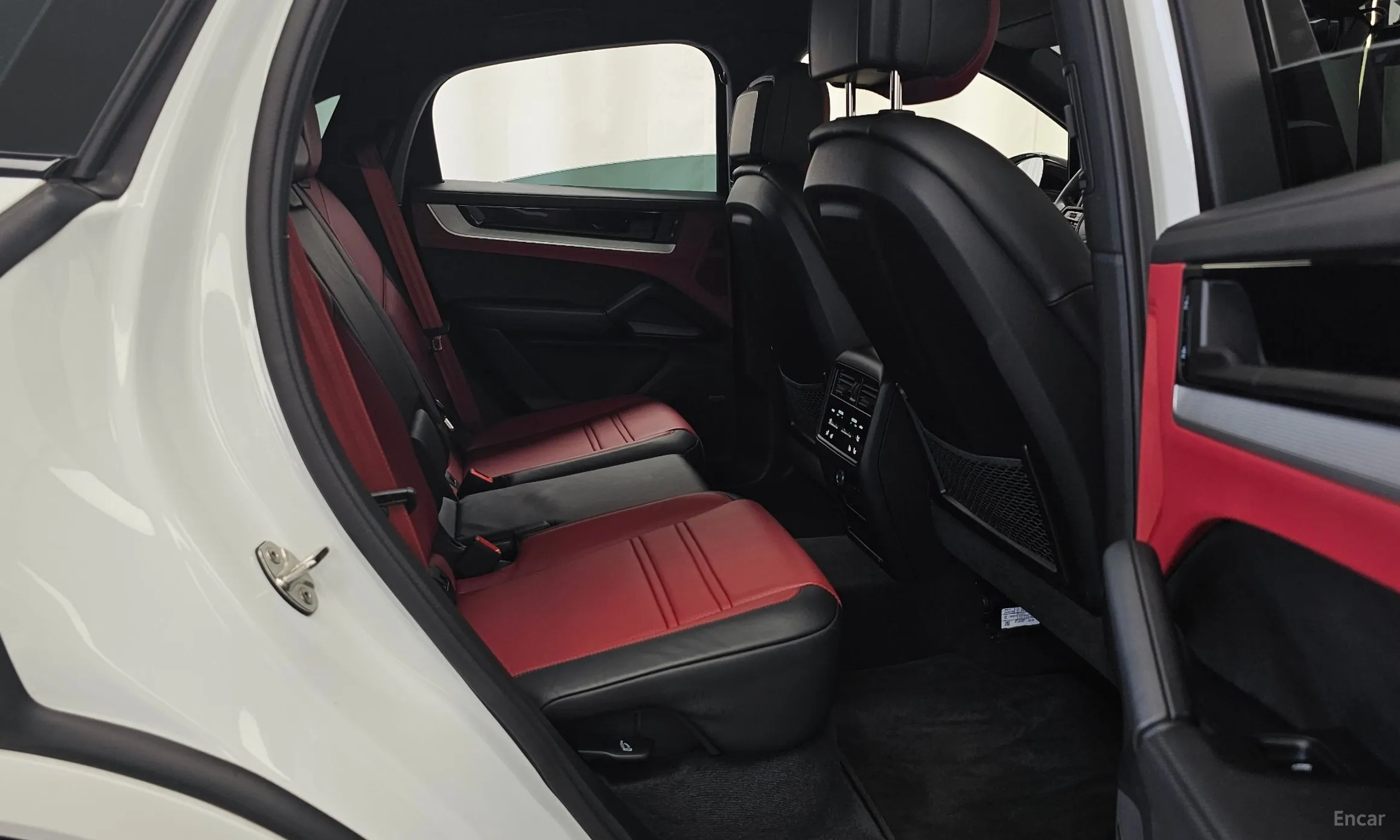 Porsche Cayenne (PO536) превью 12