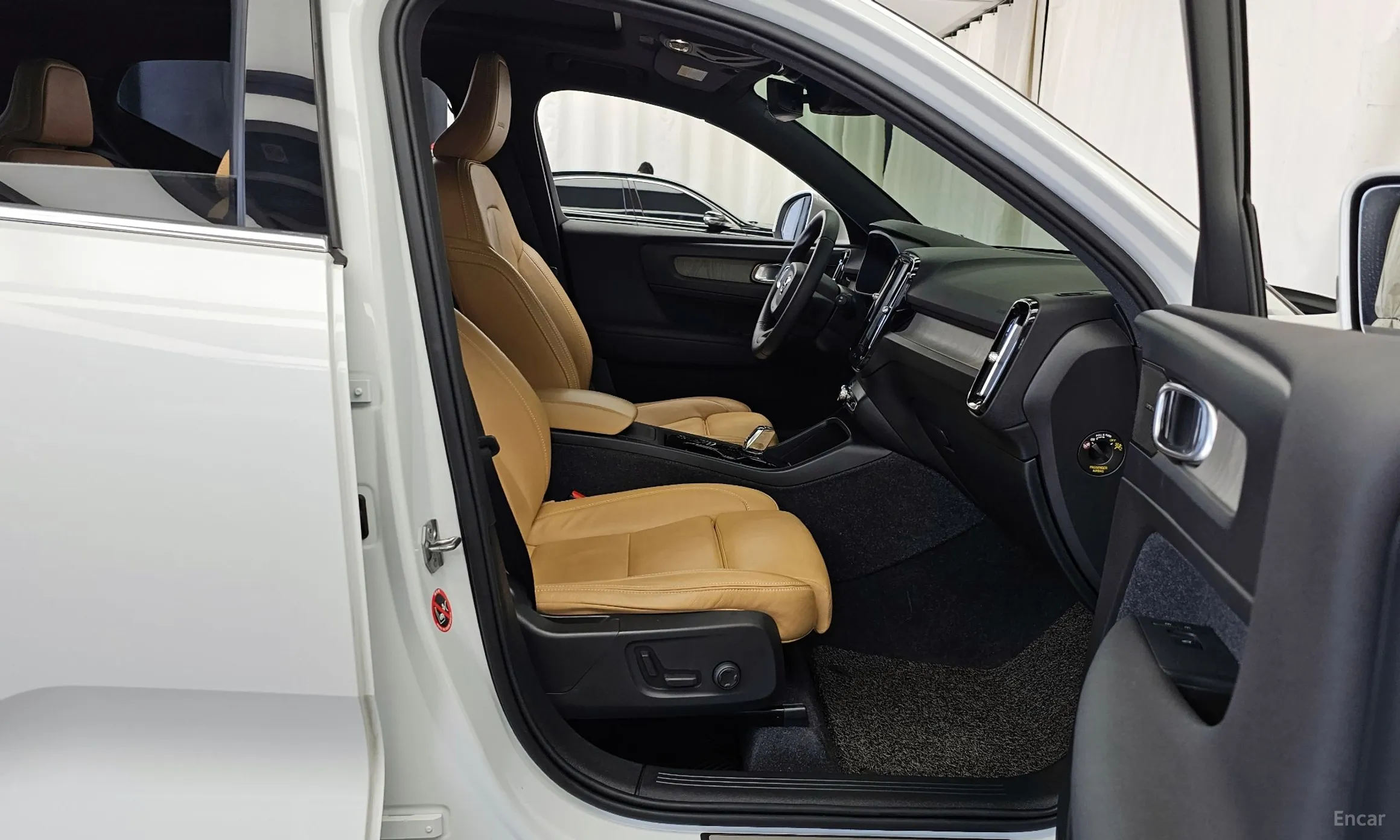 Volvo XC40 превью 11