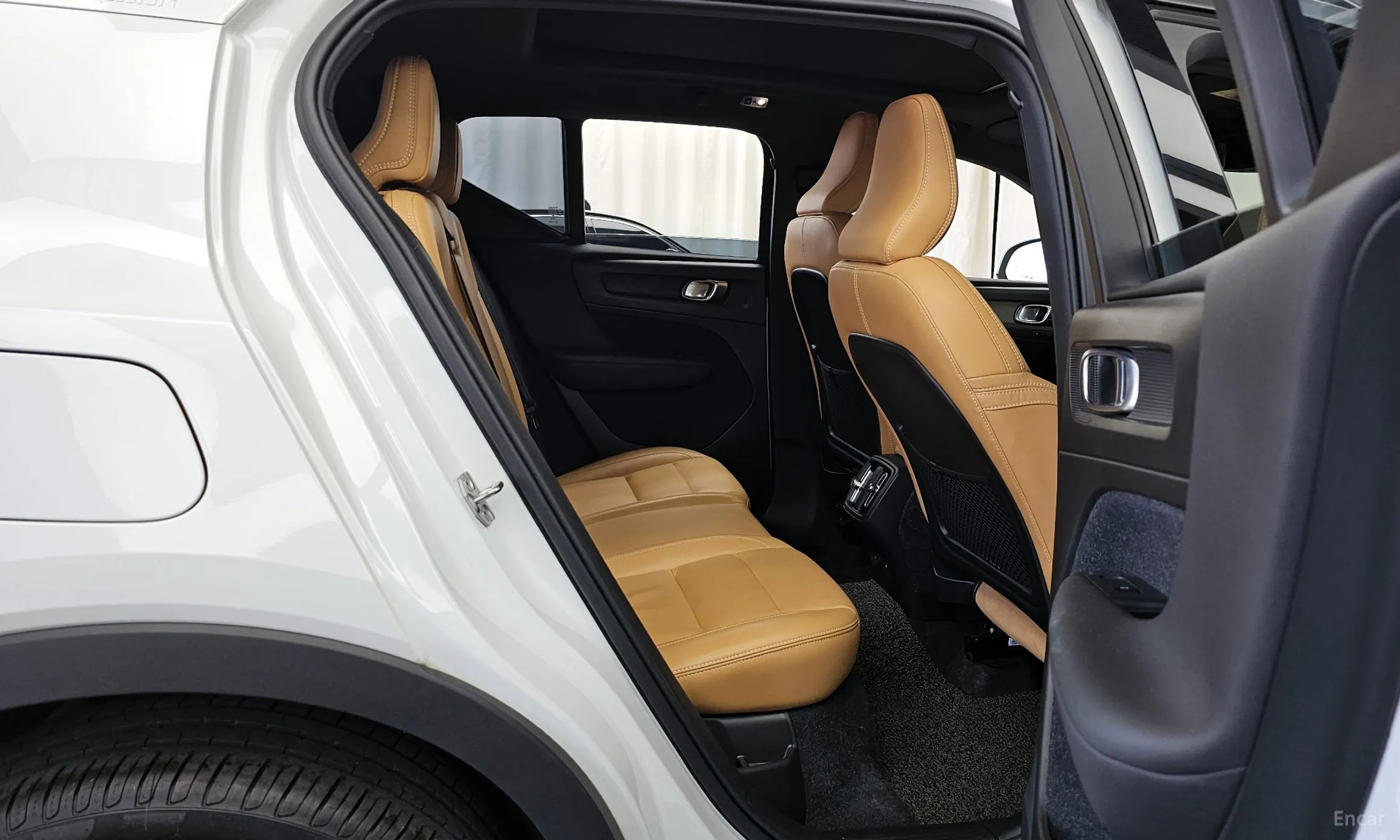 Volvo XC40 превью 12
