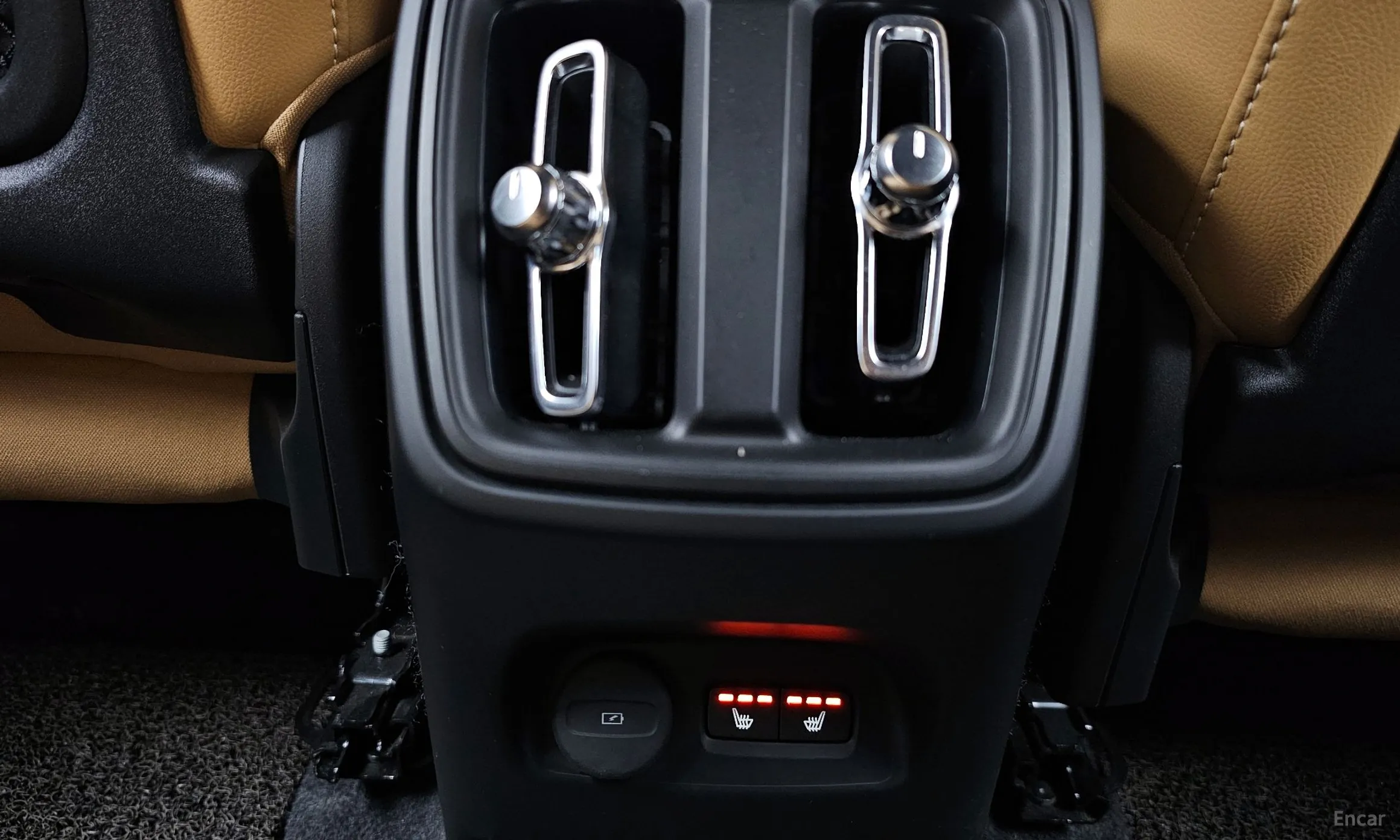 Volvo XC40 превью 19