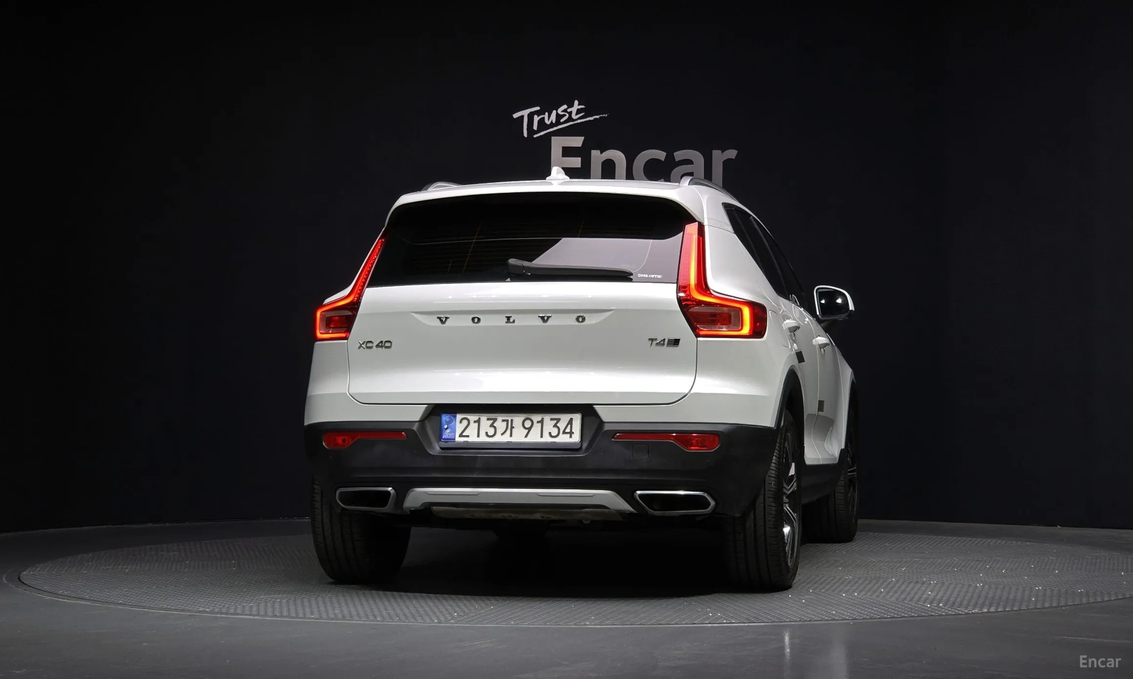 Volvo XC40 превью 4
