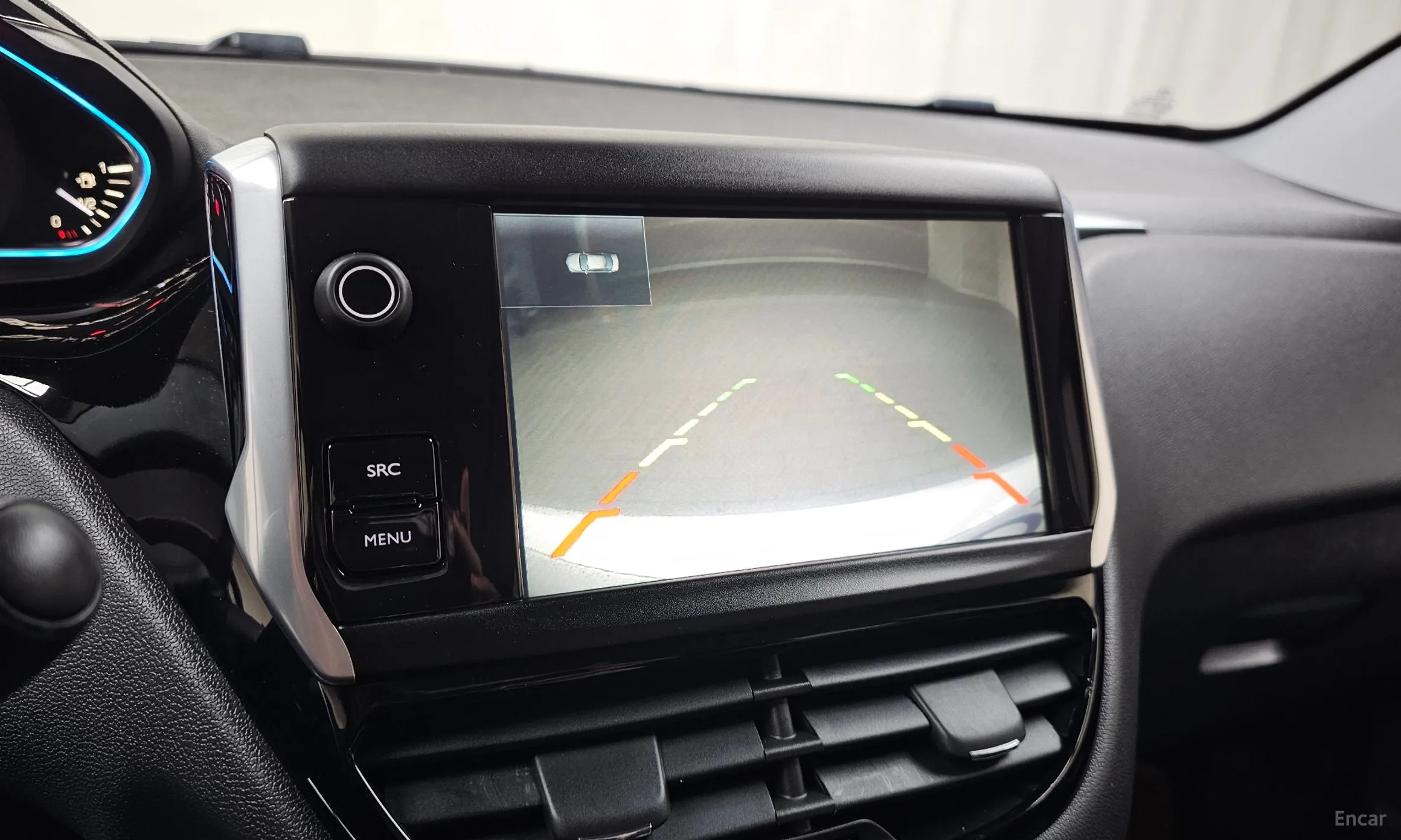 Peugeot 208 превью 15