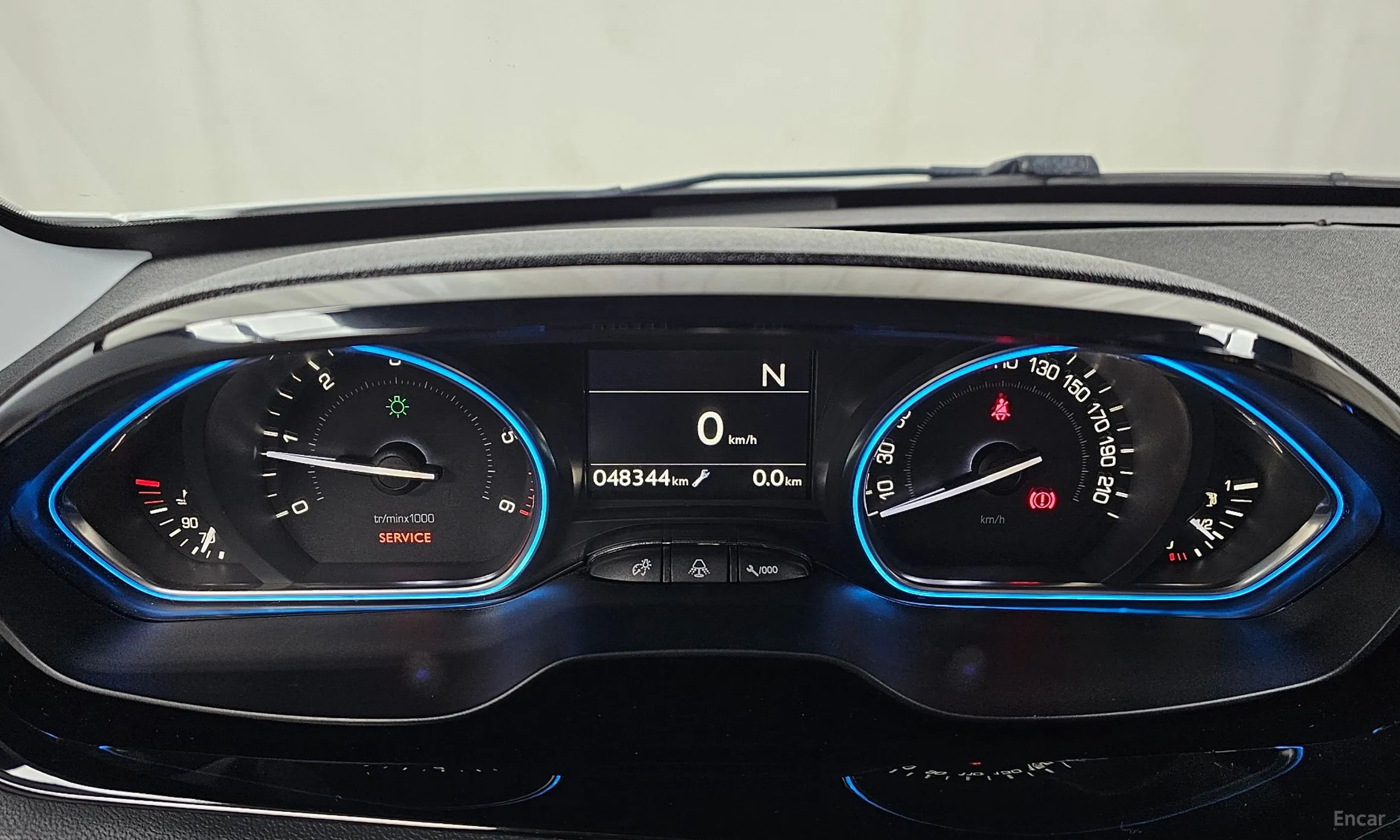 Peugeot 208 превью 8