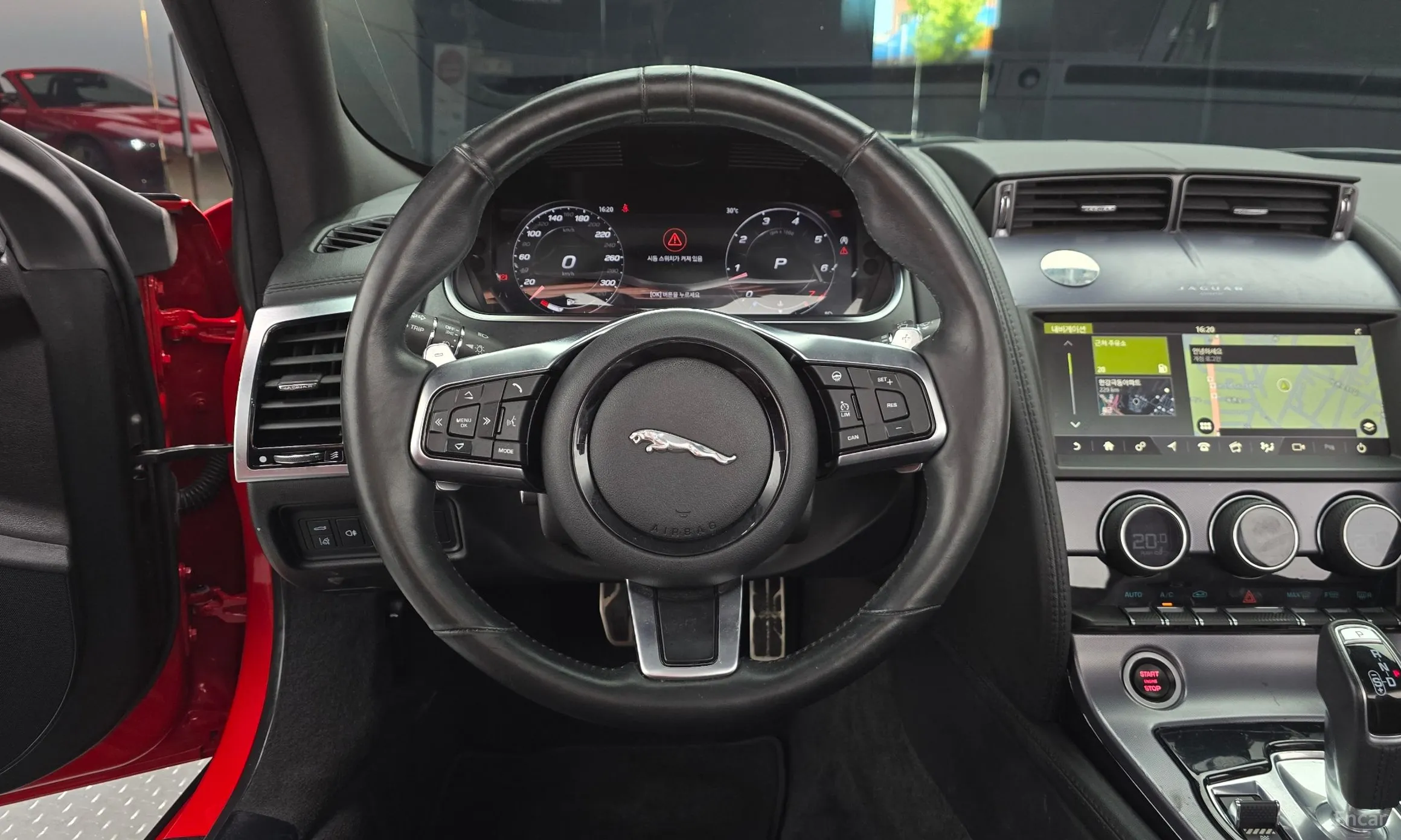 Jaguar F-TYPE превью 12