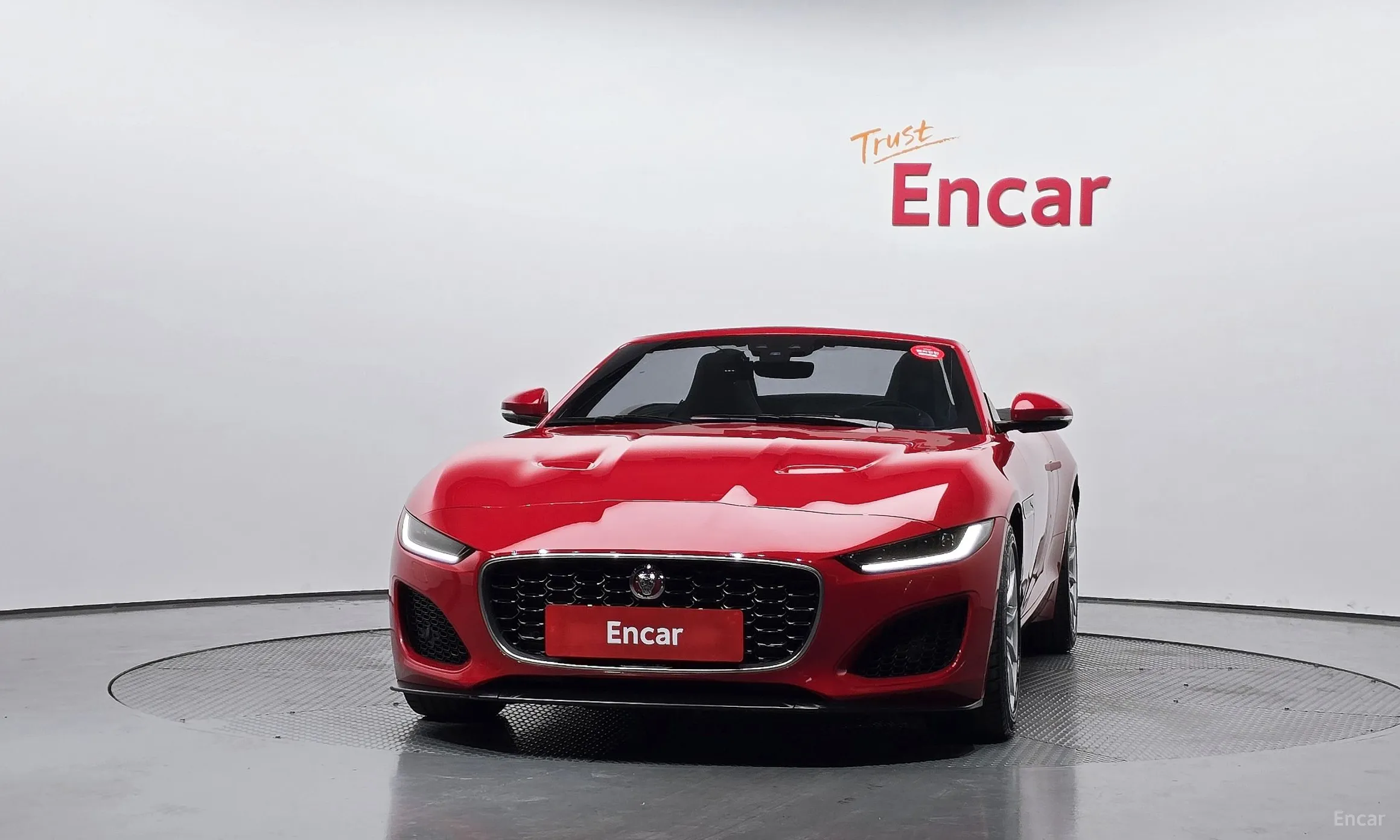 Jaguar F-TYPE превью 3