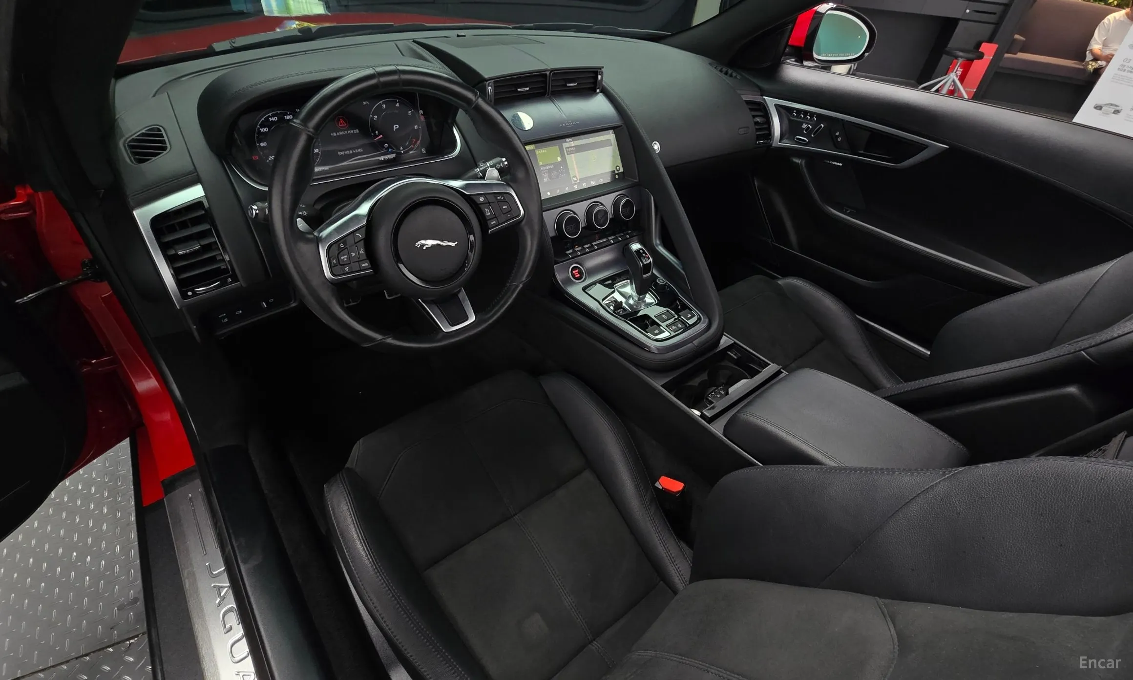 Jaguar F-TYPE превью 7