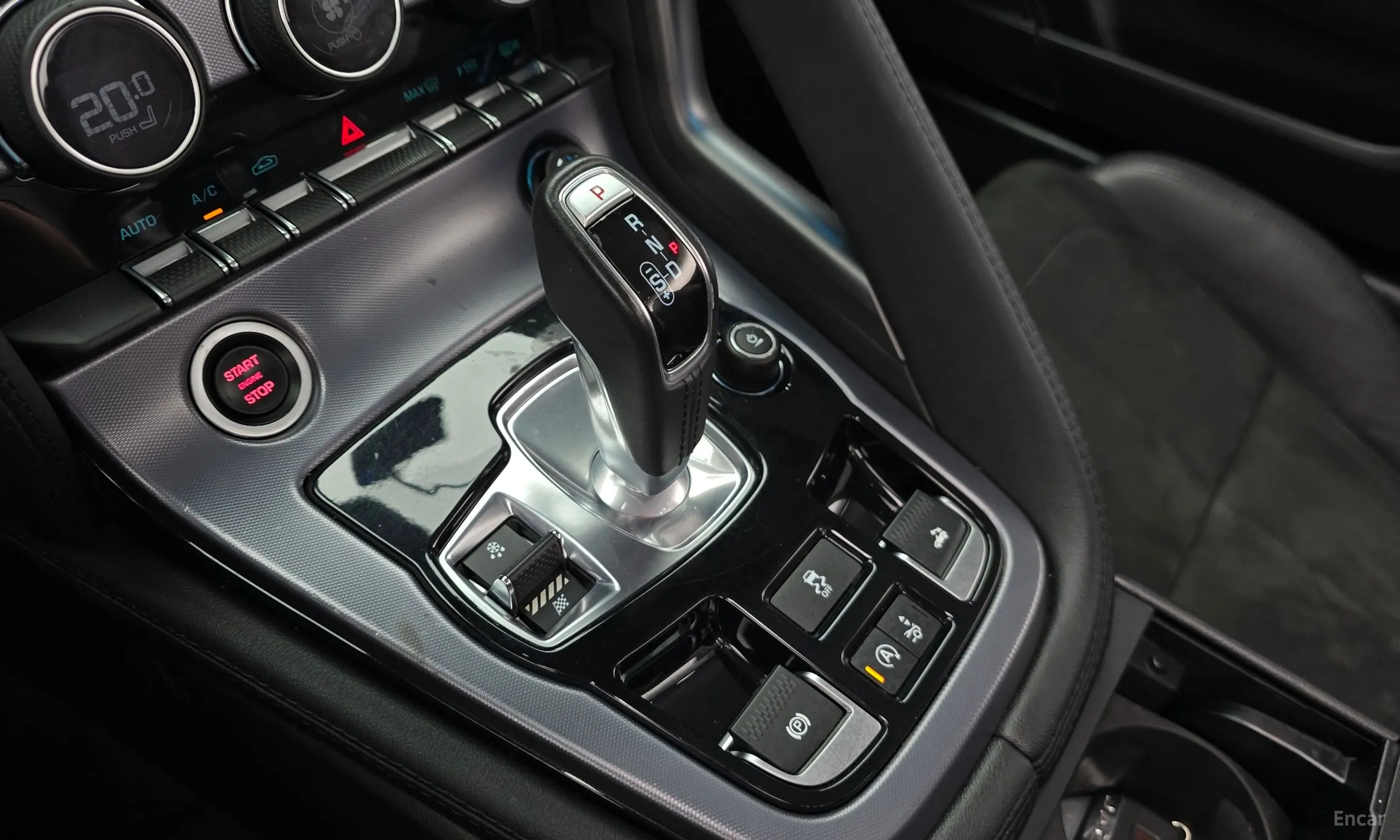 Jaguar F-TYPE превью 9