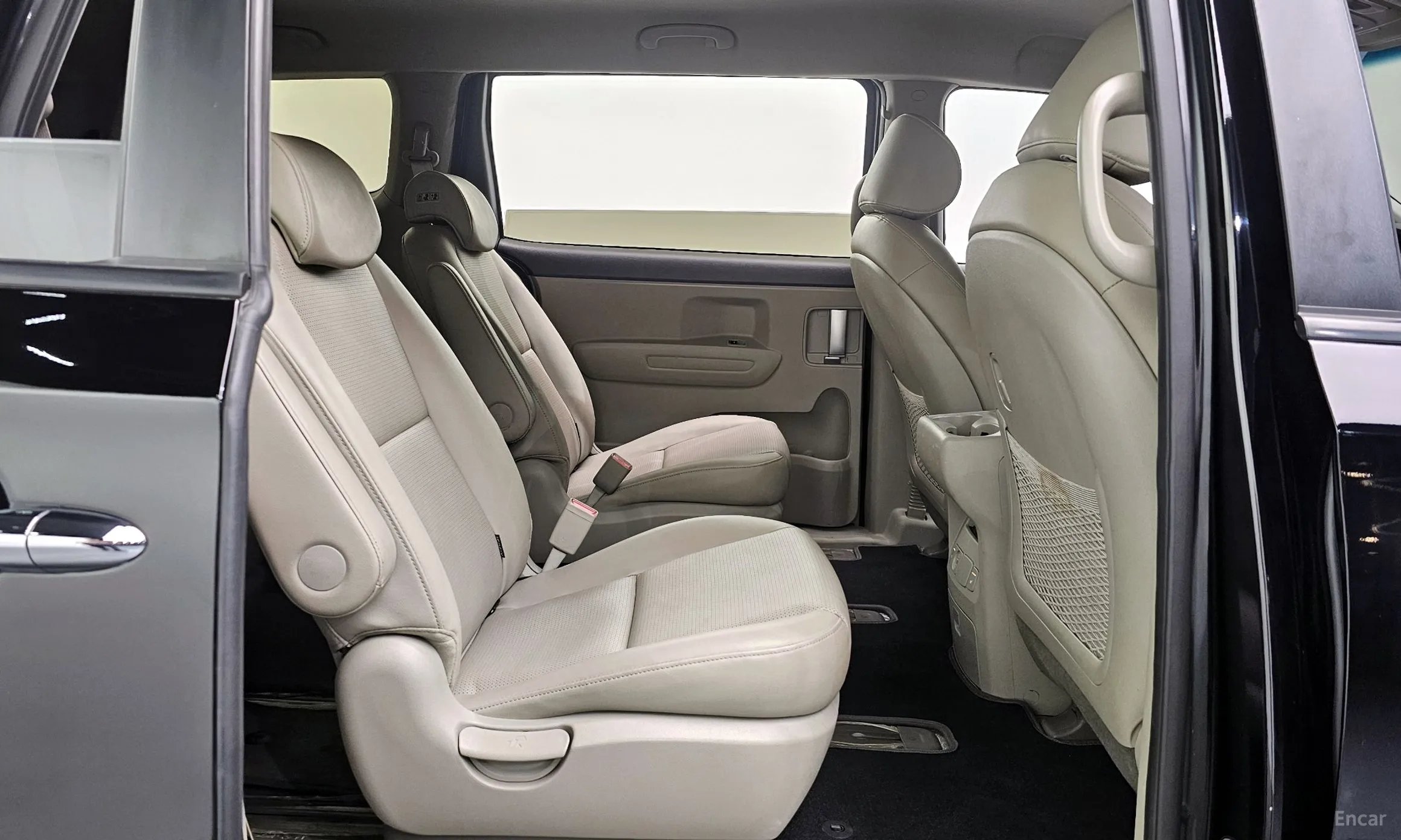 Kia Carnival превью 11