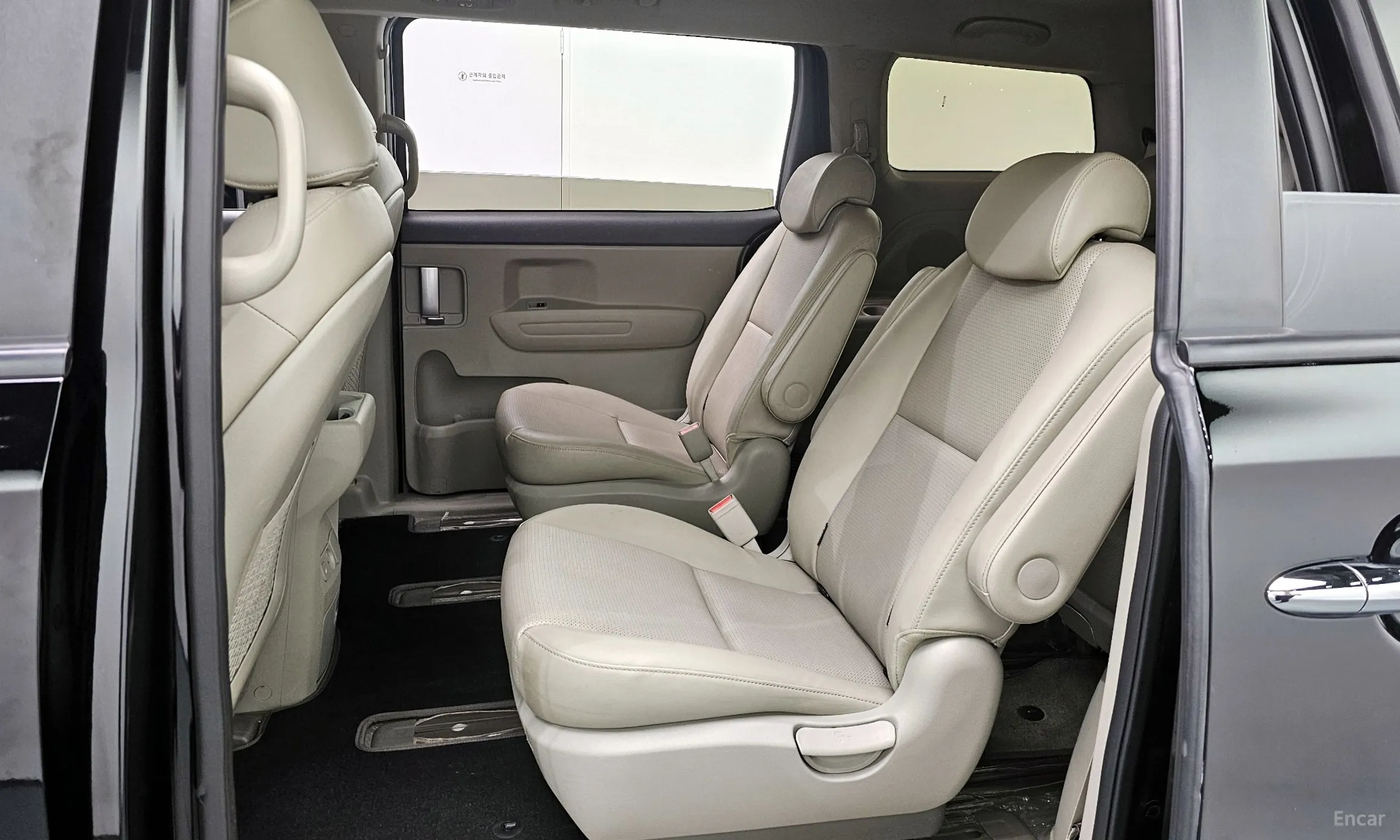 Kia Carnival превью 12