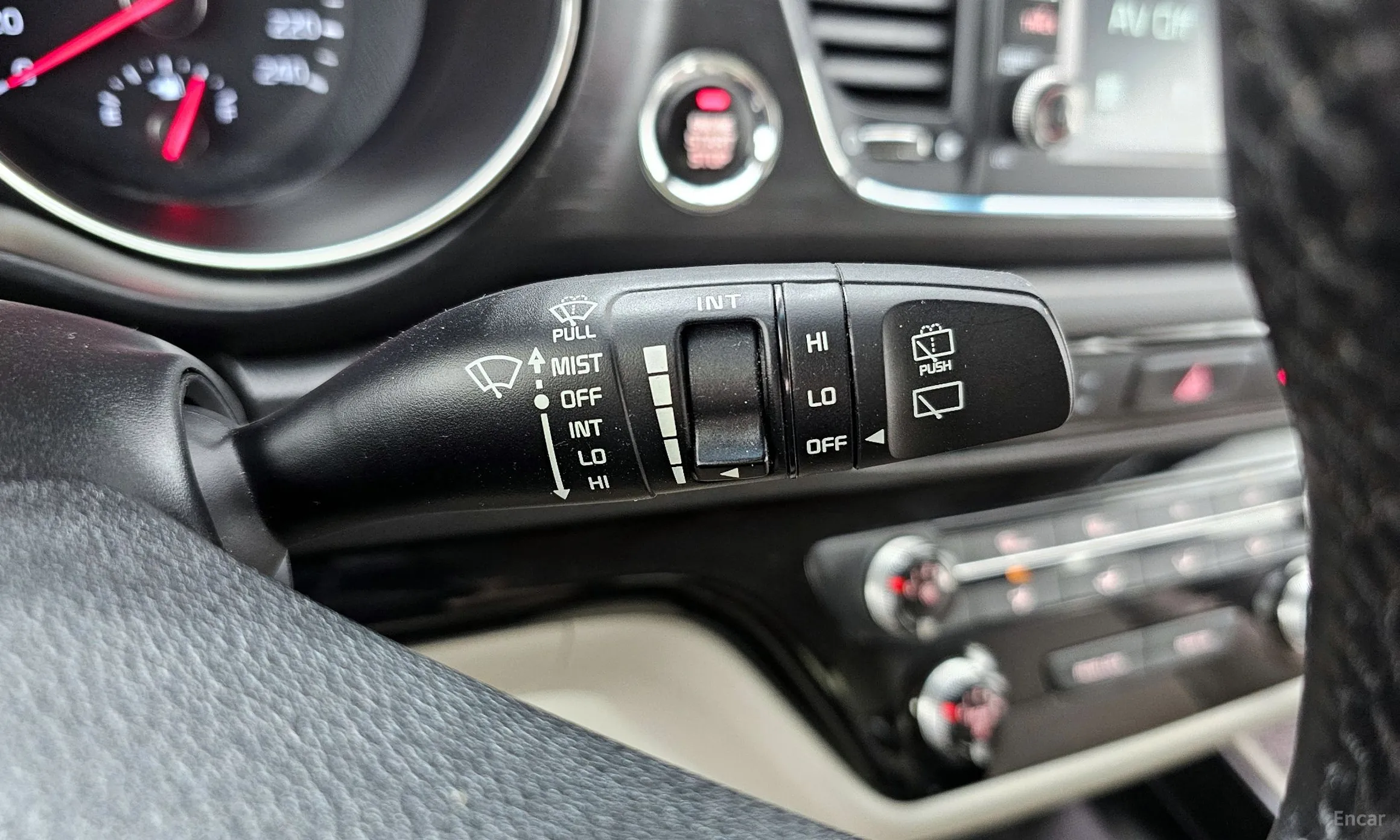 Kia Carnival превью 19