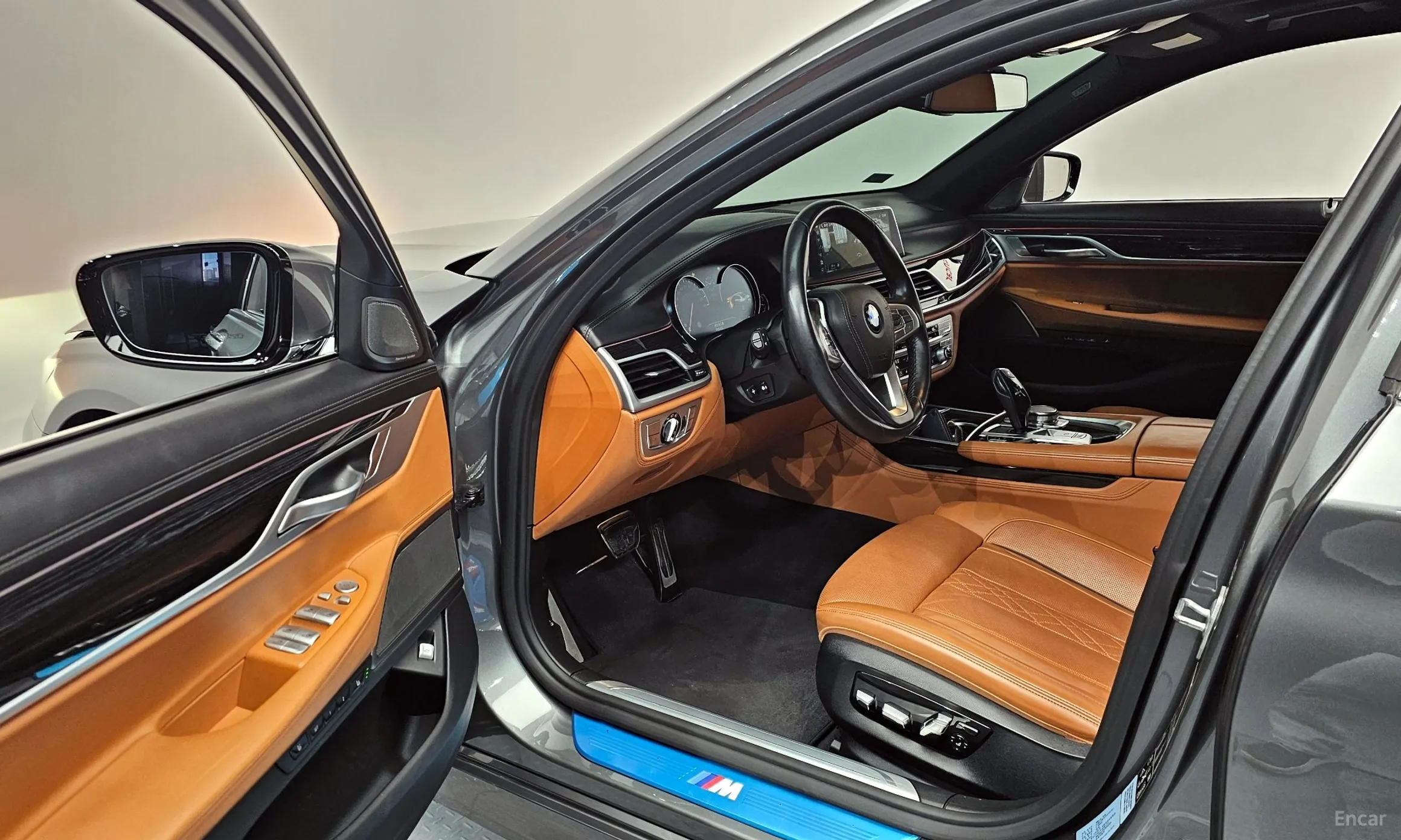 BMW 7 Series (G11) превью 10