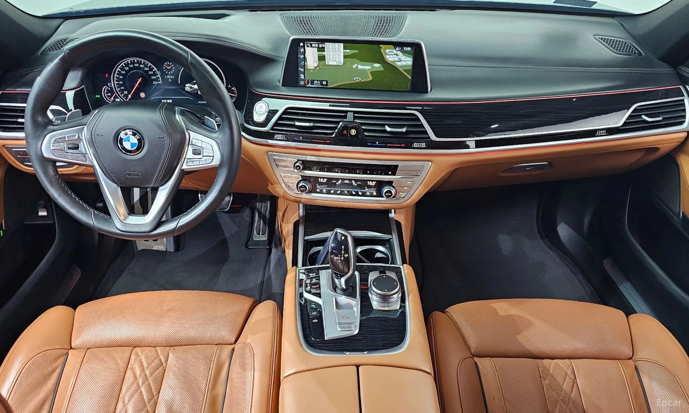 BMW 7 Series (G11) превью 7