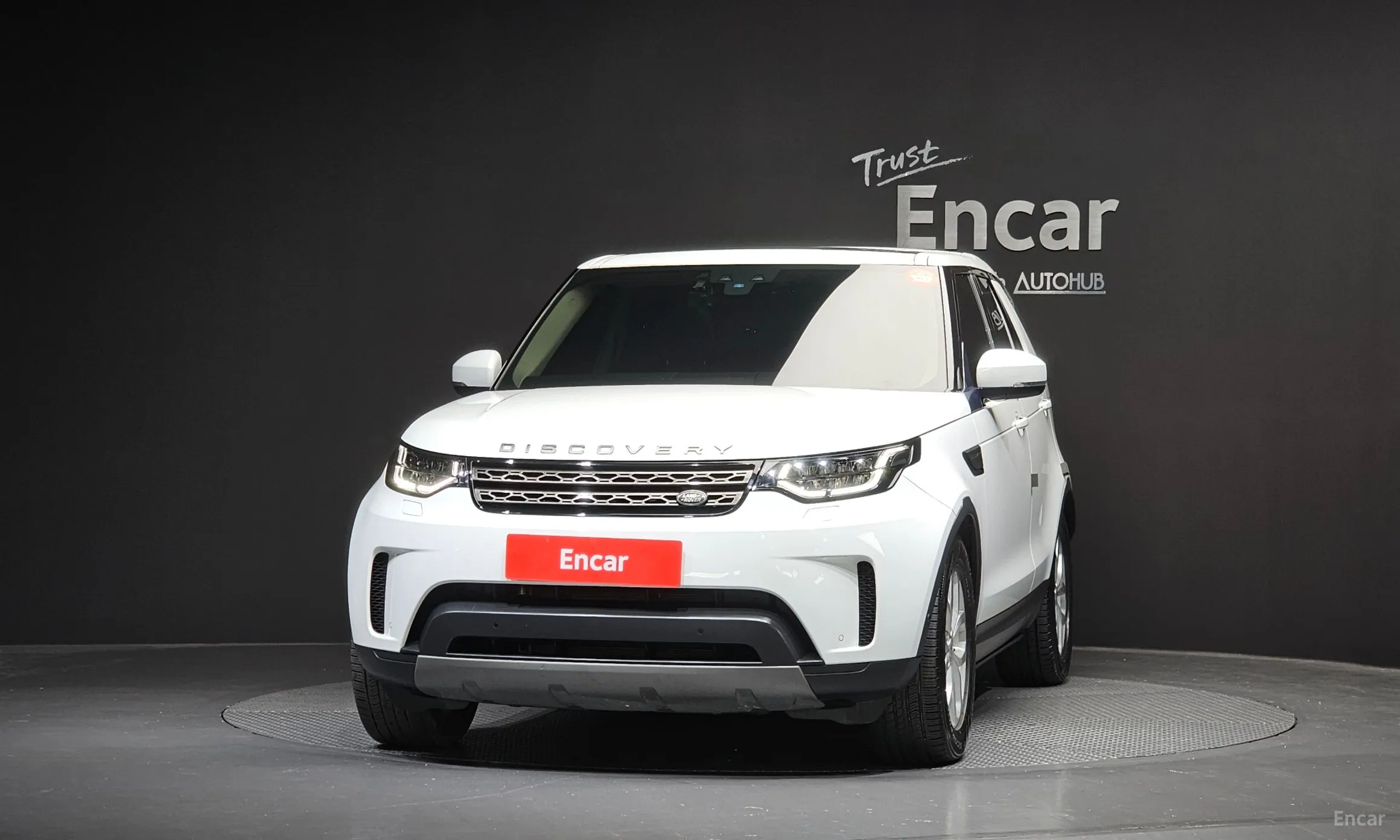 Land Rover Discovery 5 превью 3