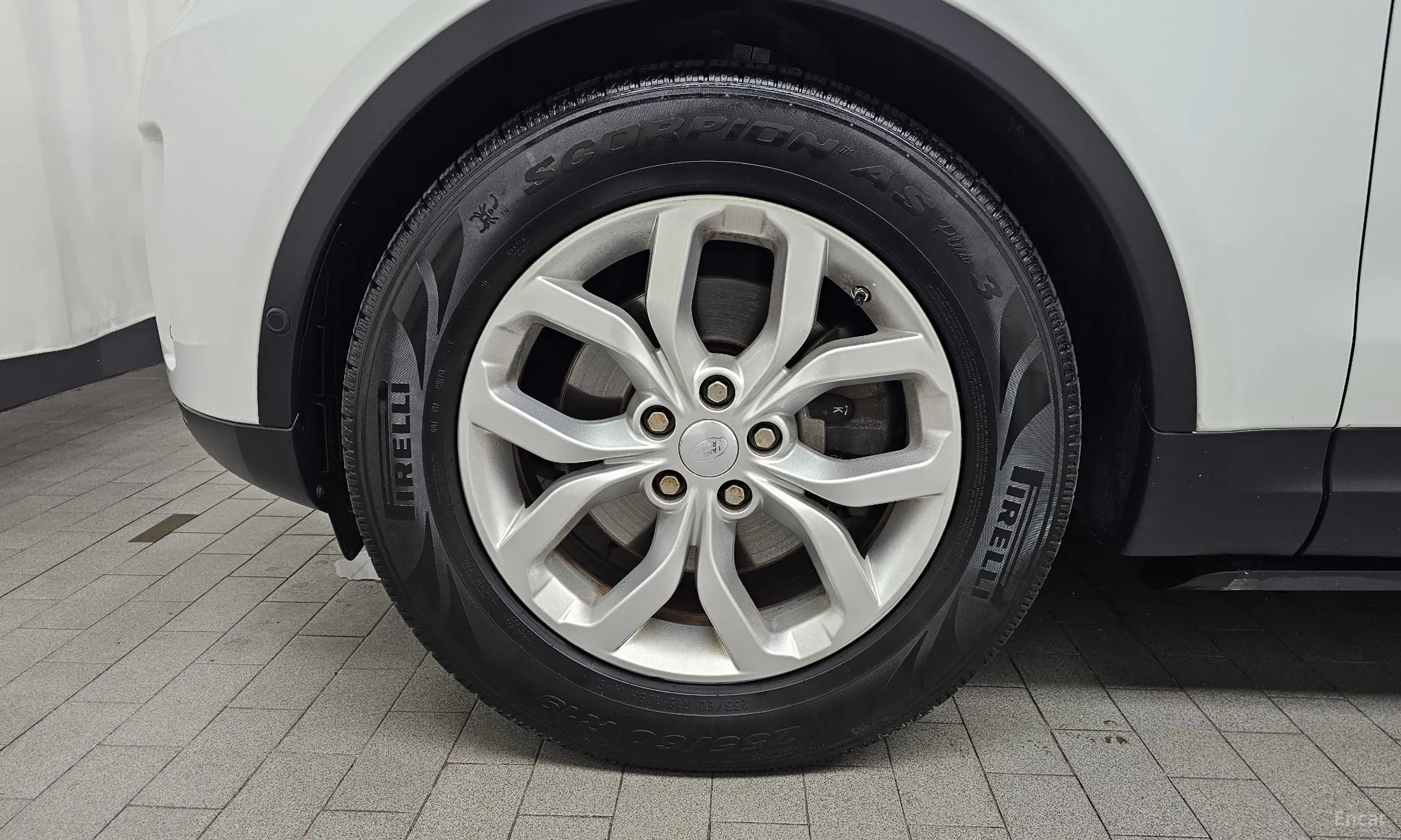 Land Rover Discovery 5 превью 5